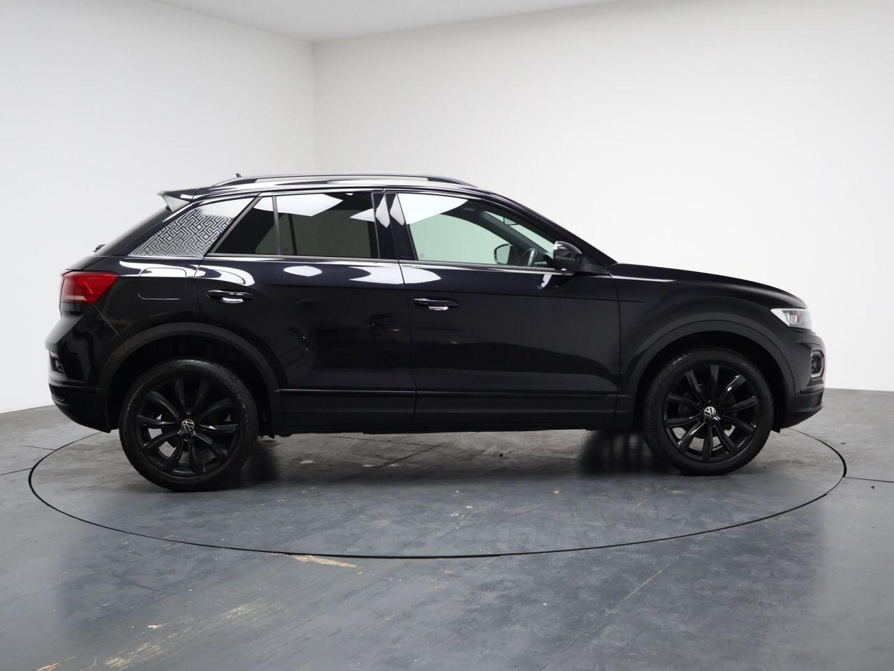 Volkswagen T-Roc - Image 14