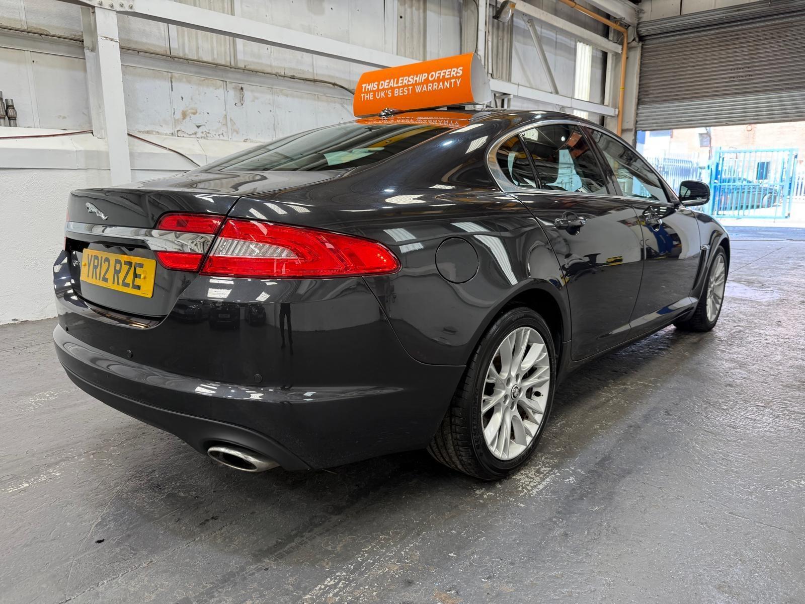 Jaguar XF - Image 17