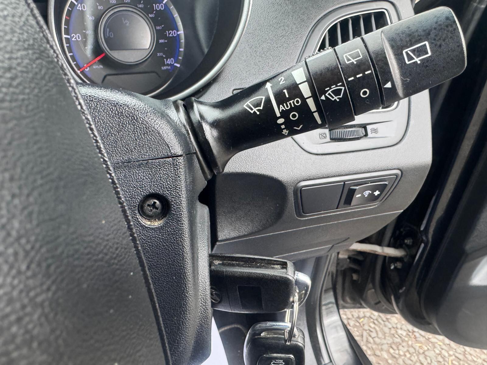 Hyundai ix35 - Image 30