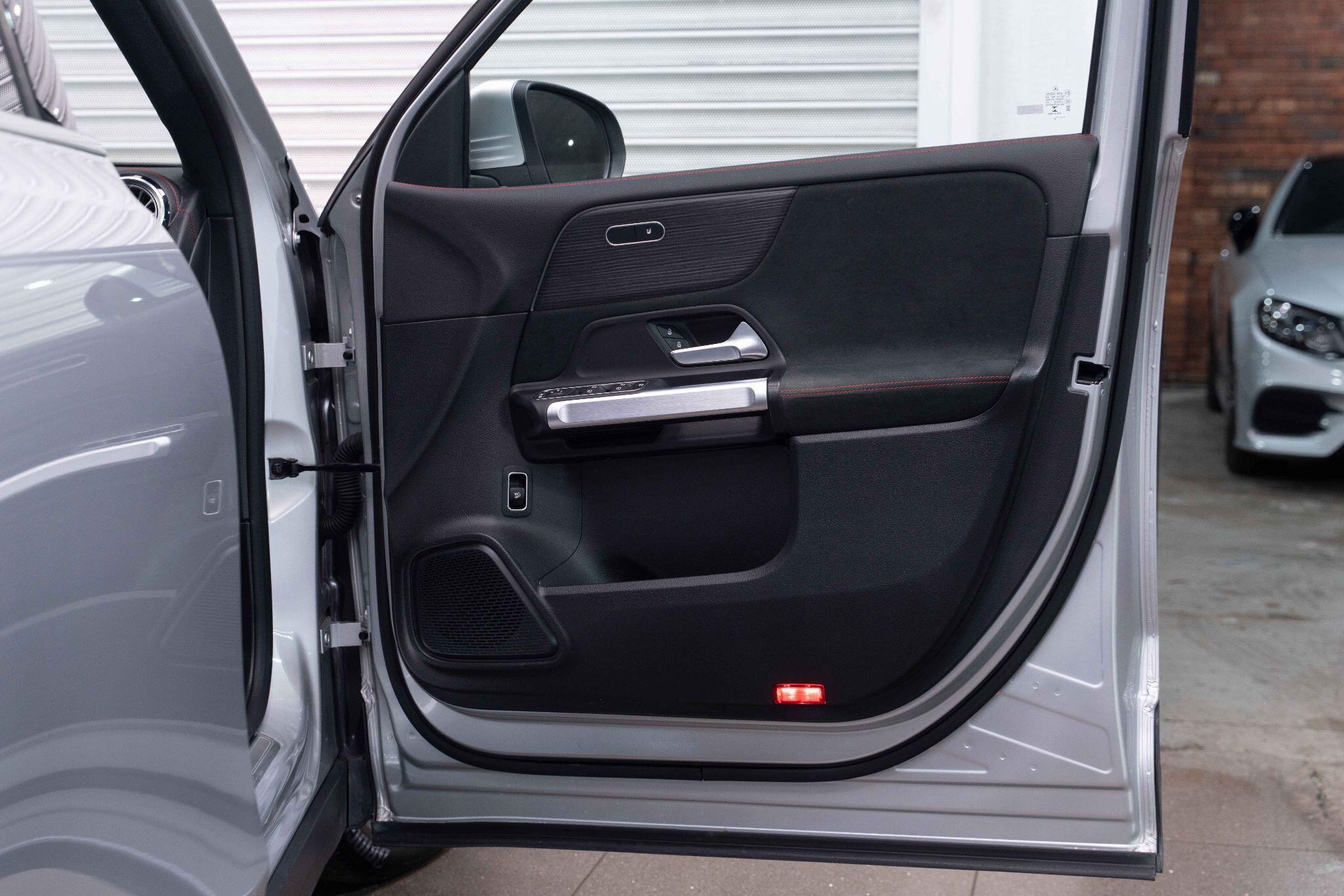 Mercedes Eqb - Image 27