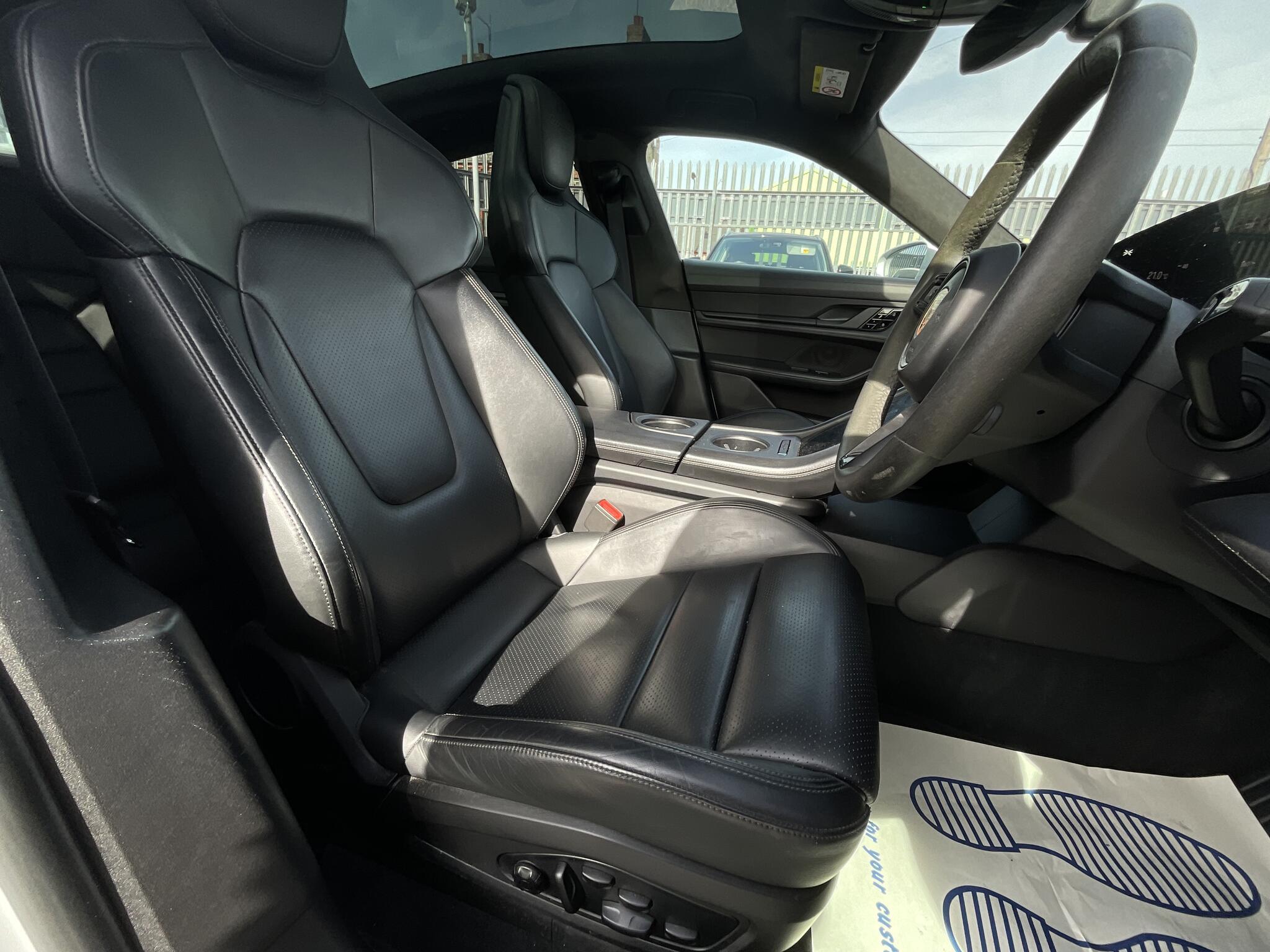 Porsche Taycan - Image 3
