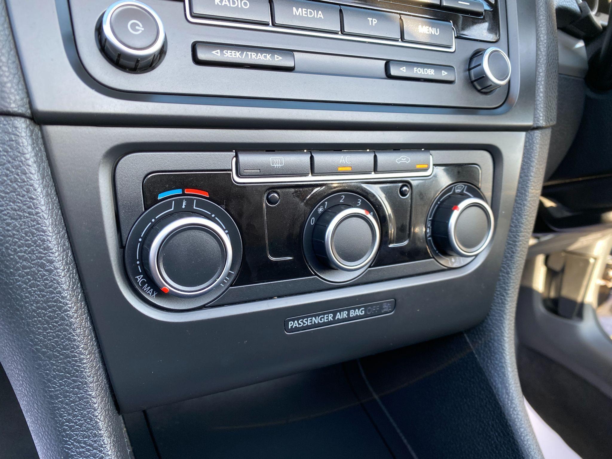 Volkswagen Golf - Image 43