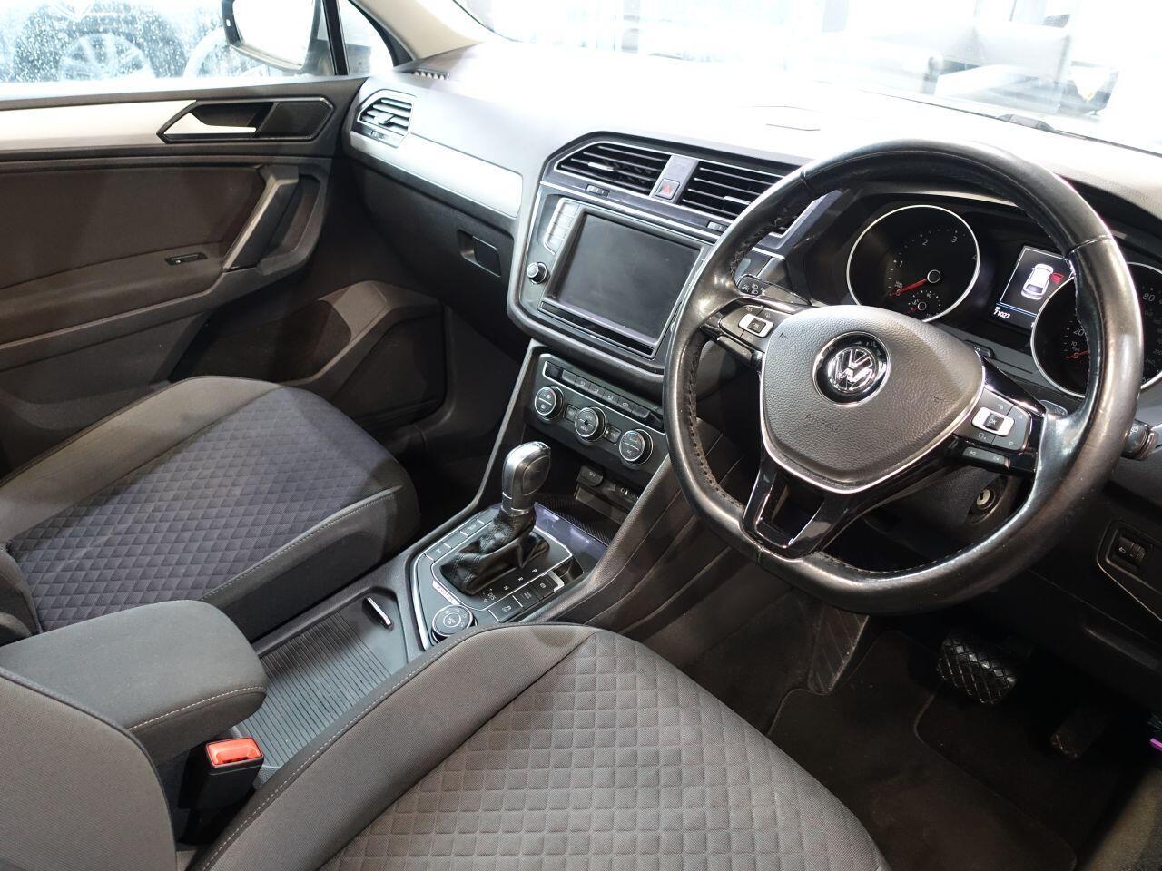 Volkswagen Tiguan - Image 5