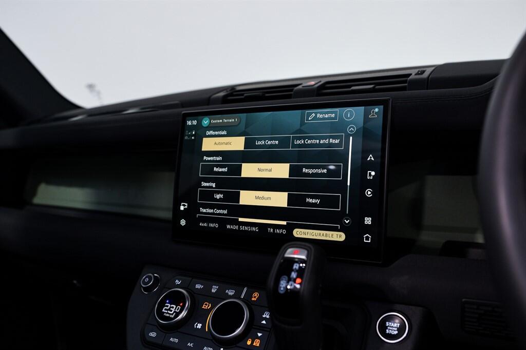 Land Rover Defender 90 - Image 30