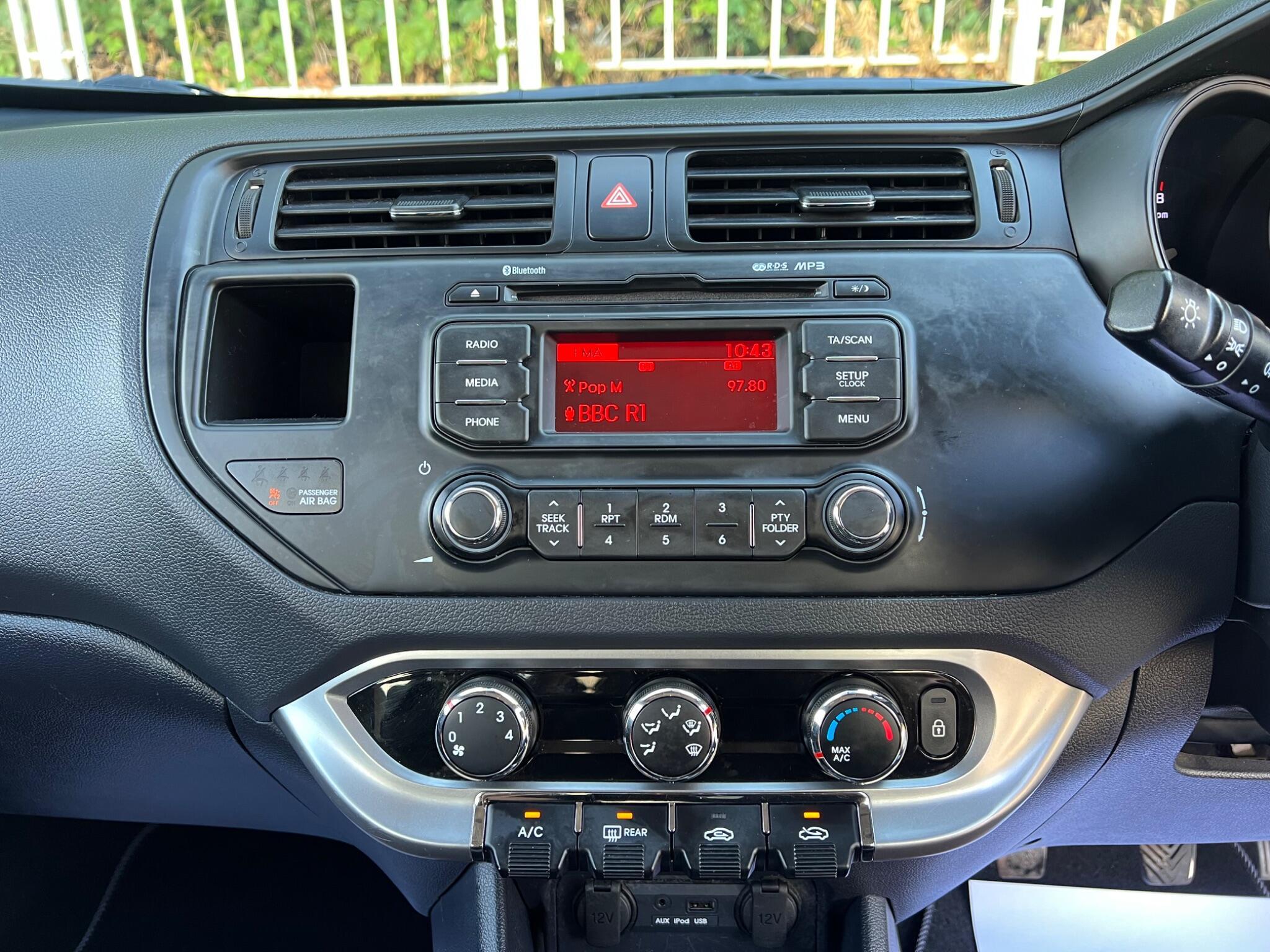 Kia Rio - Image 16
