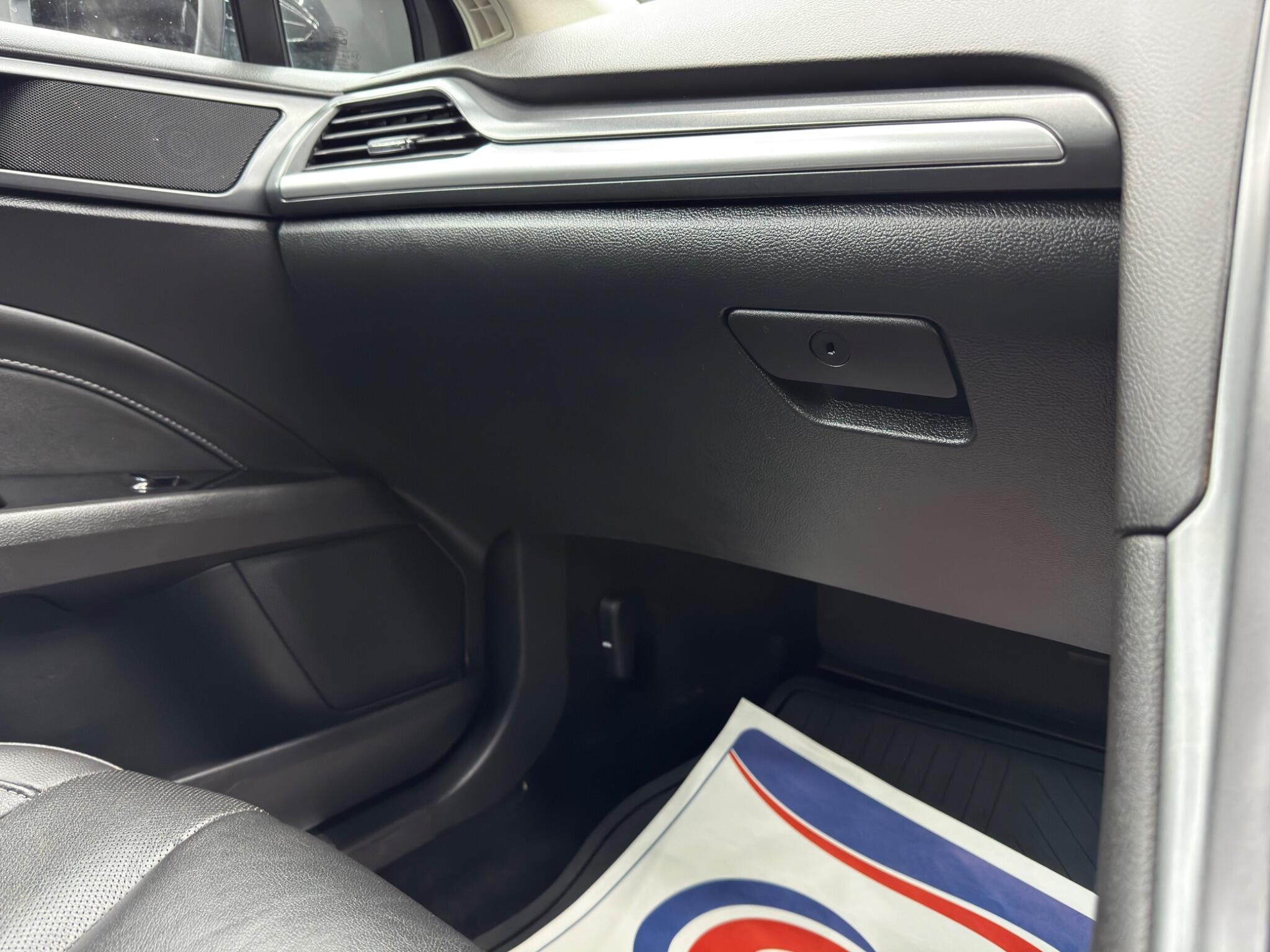 Ford Mondeo - Image 35