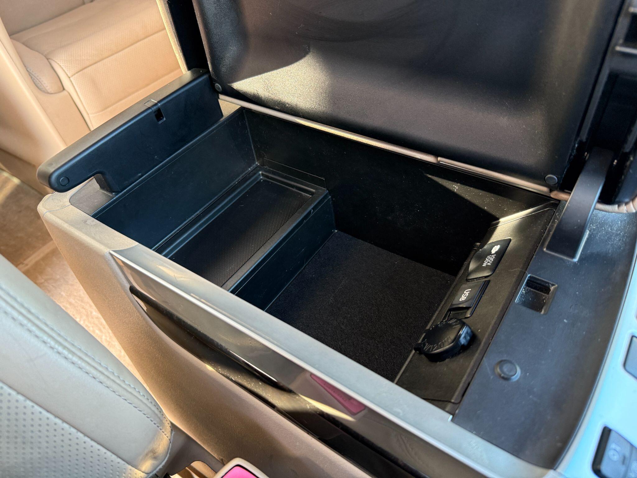 Toyota Alphard - Image 73