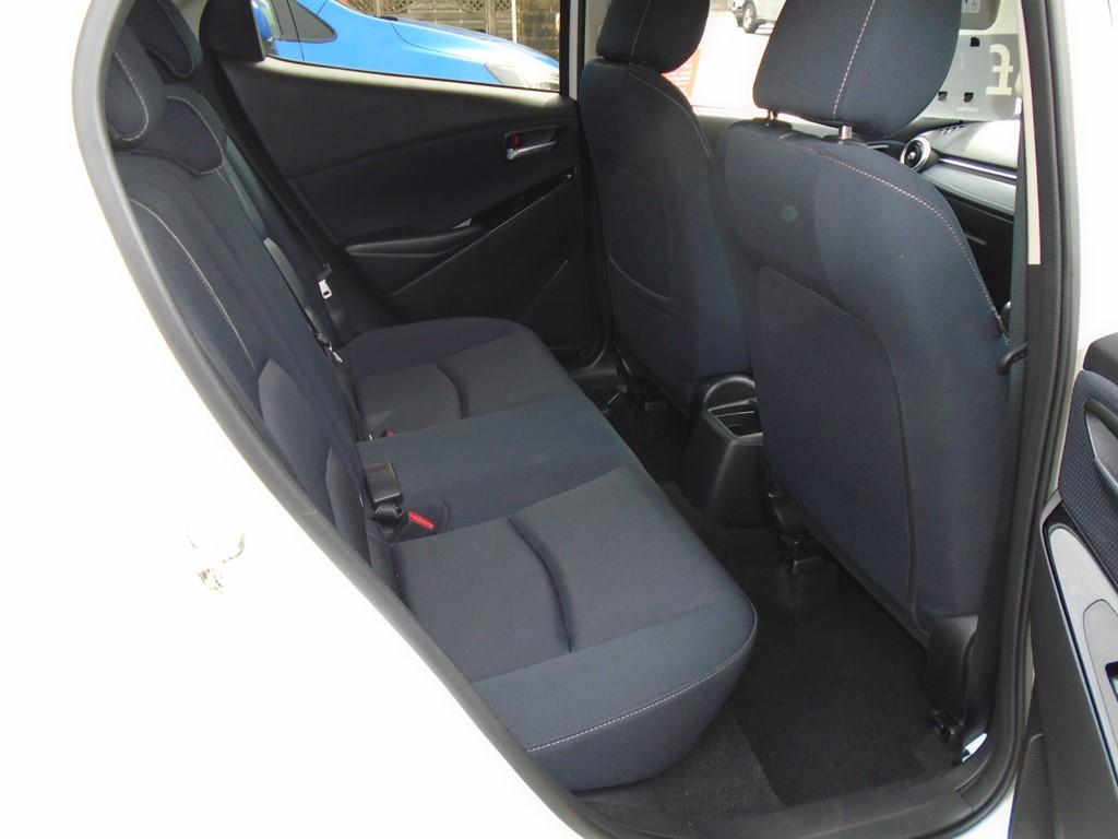 Mazda MAZDA2 photo 7