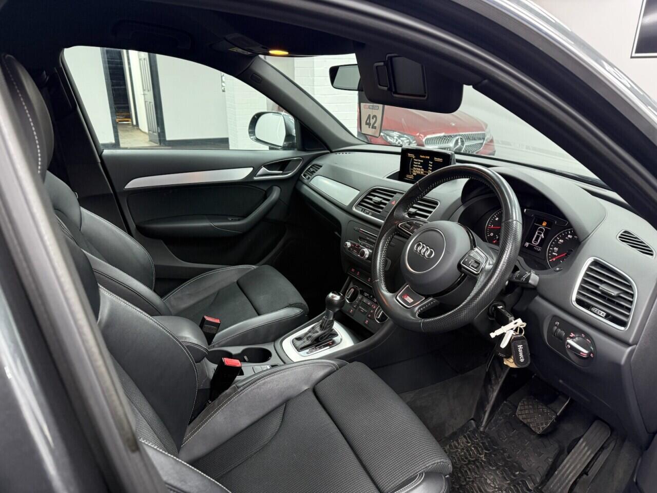 Audi Q3 - Image 11