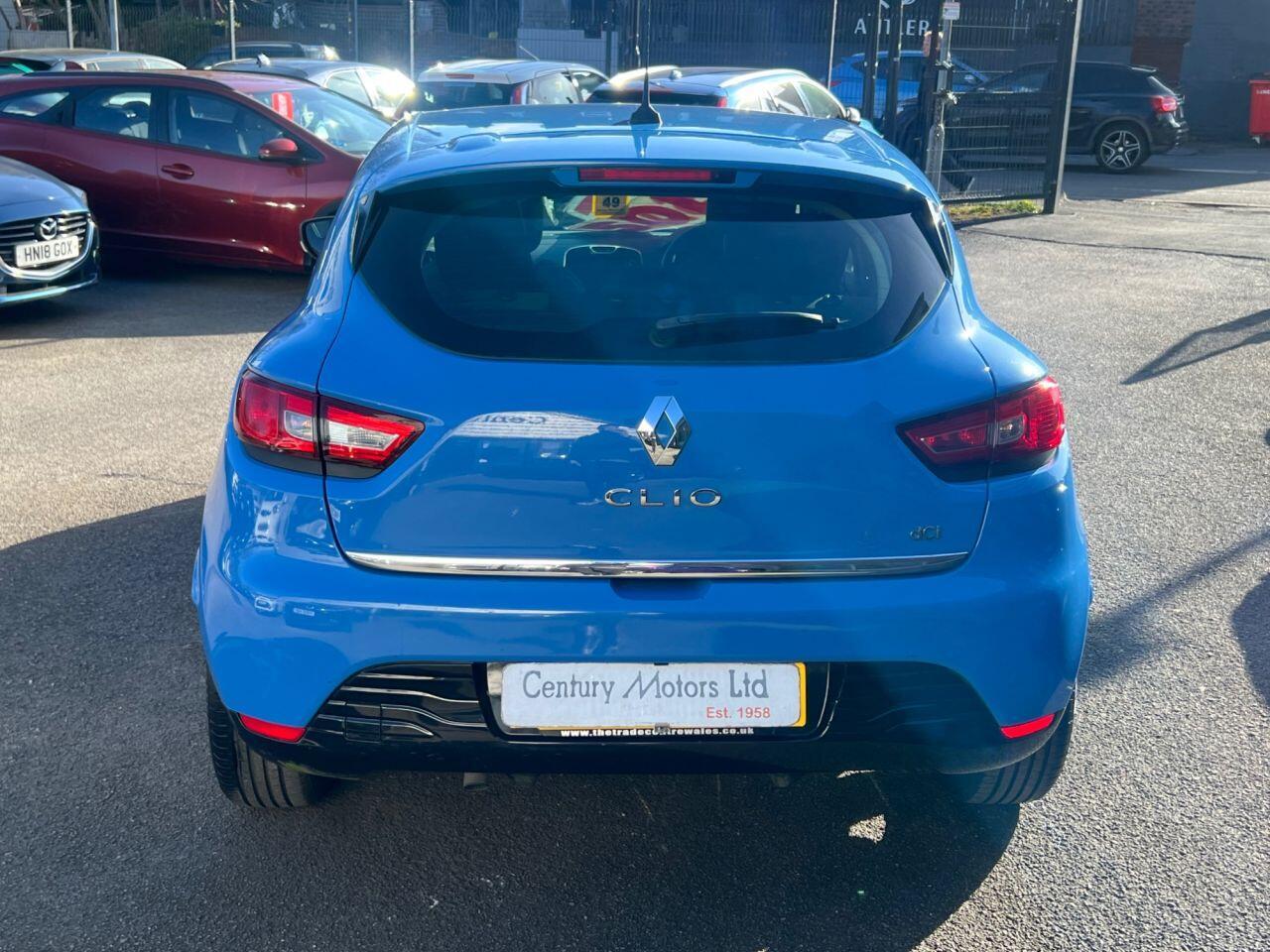 Renault Clio - Image 10