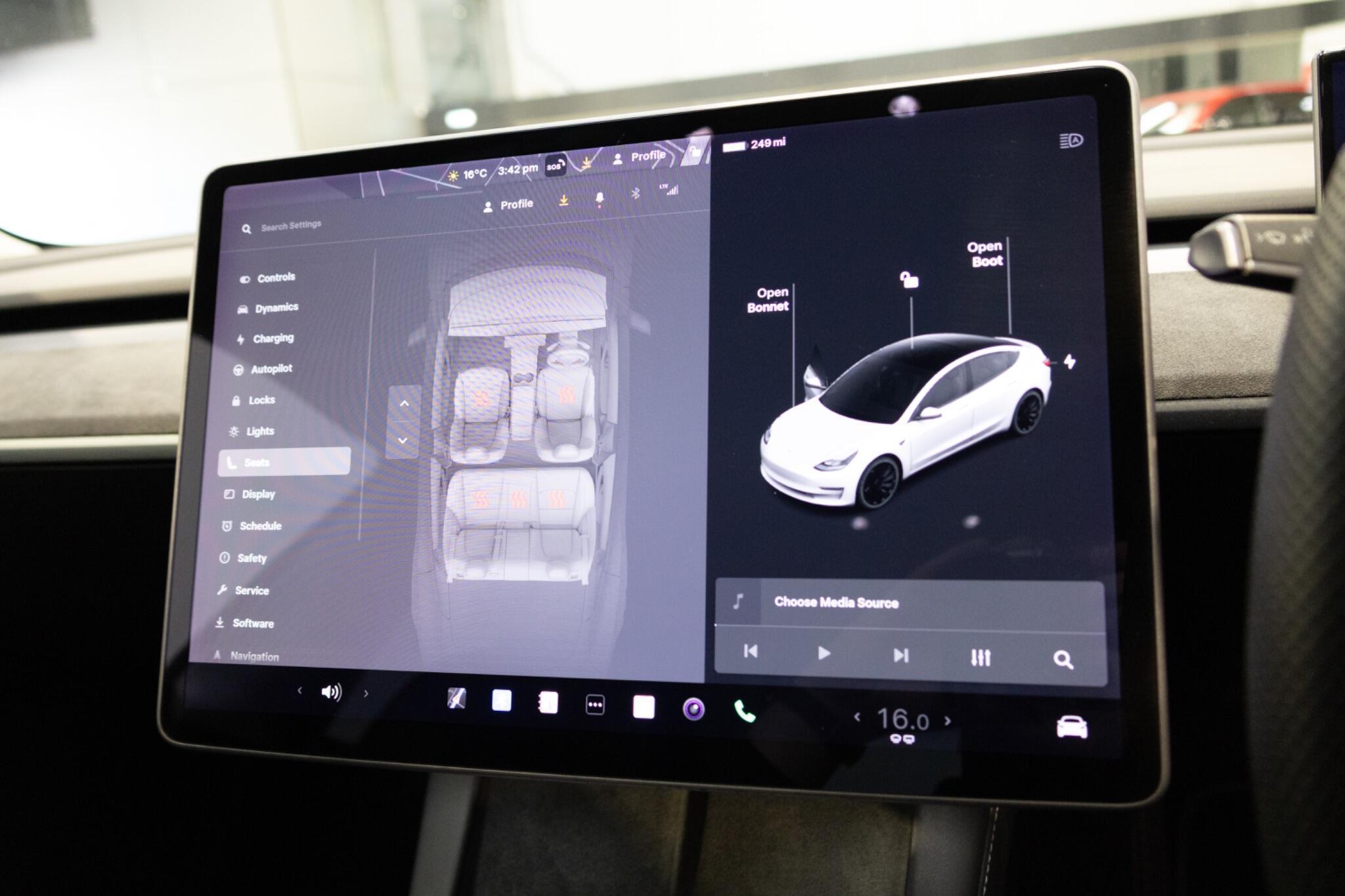 Tesla Model 3 - Image 14