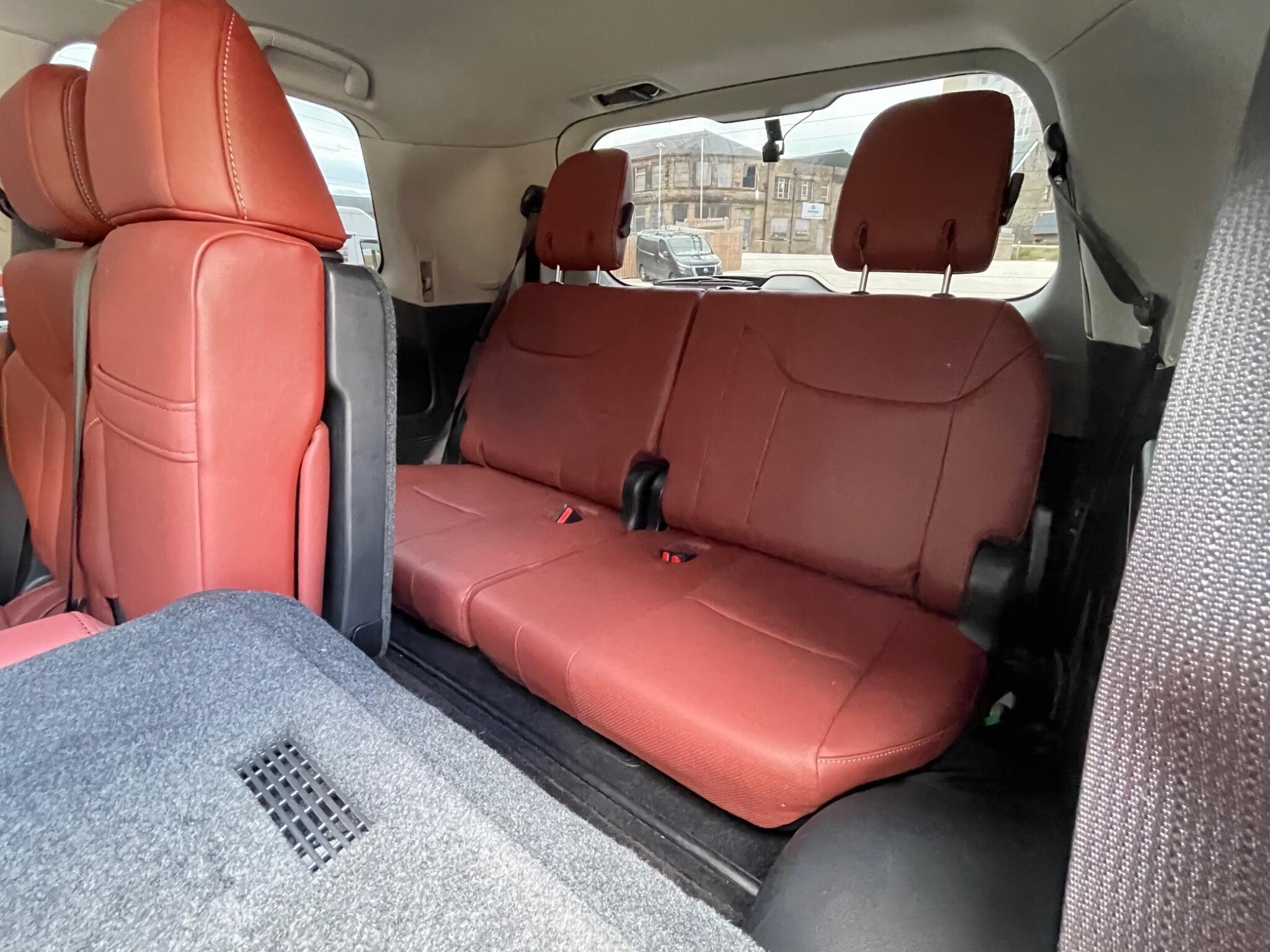 Lexus LX - Image 13