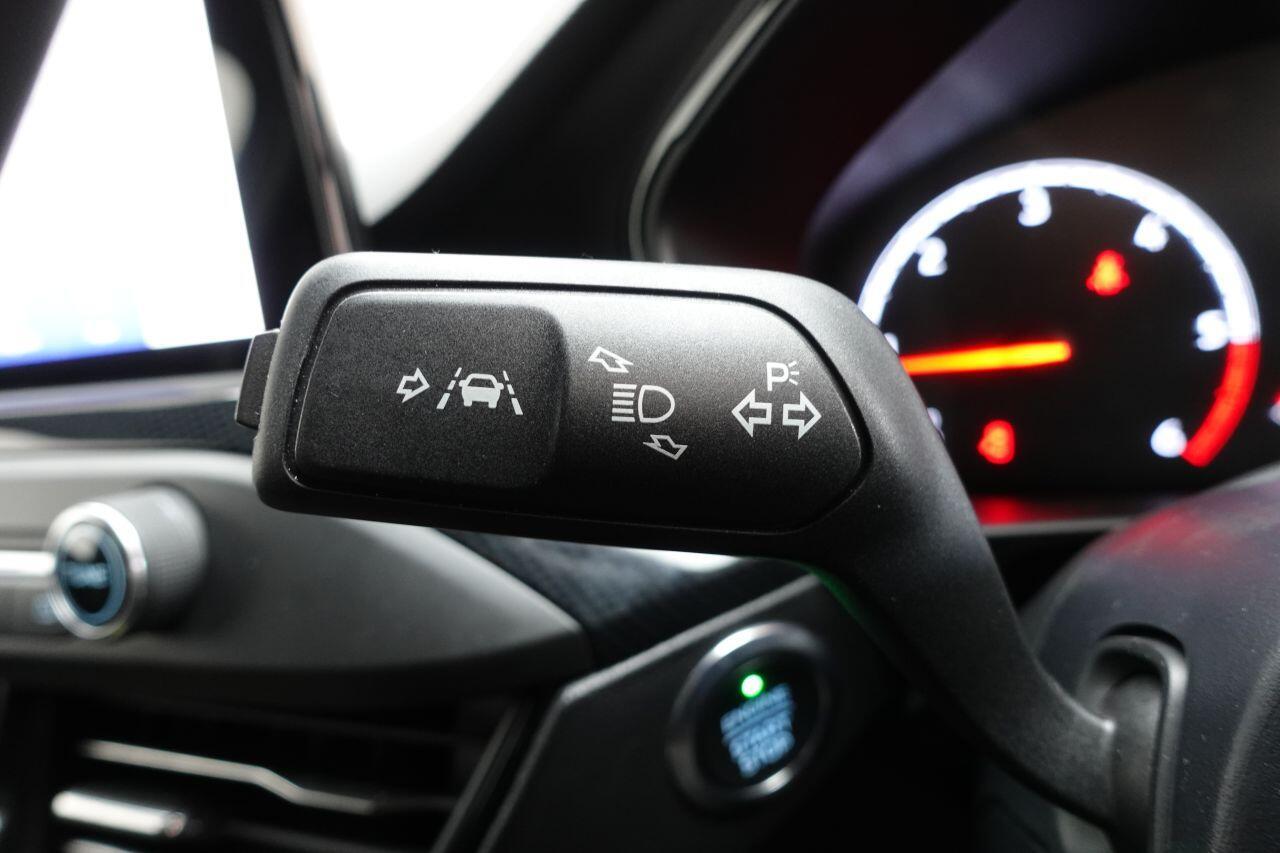 Ford Focus - Image 42