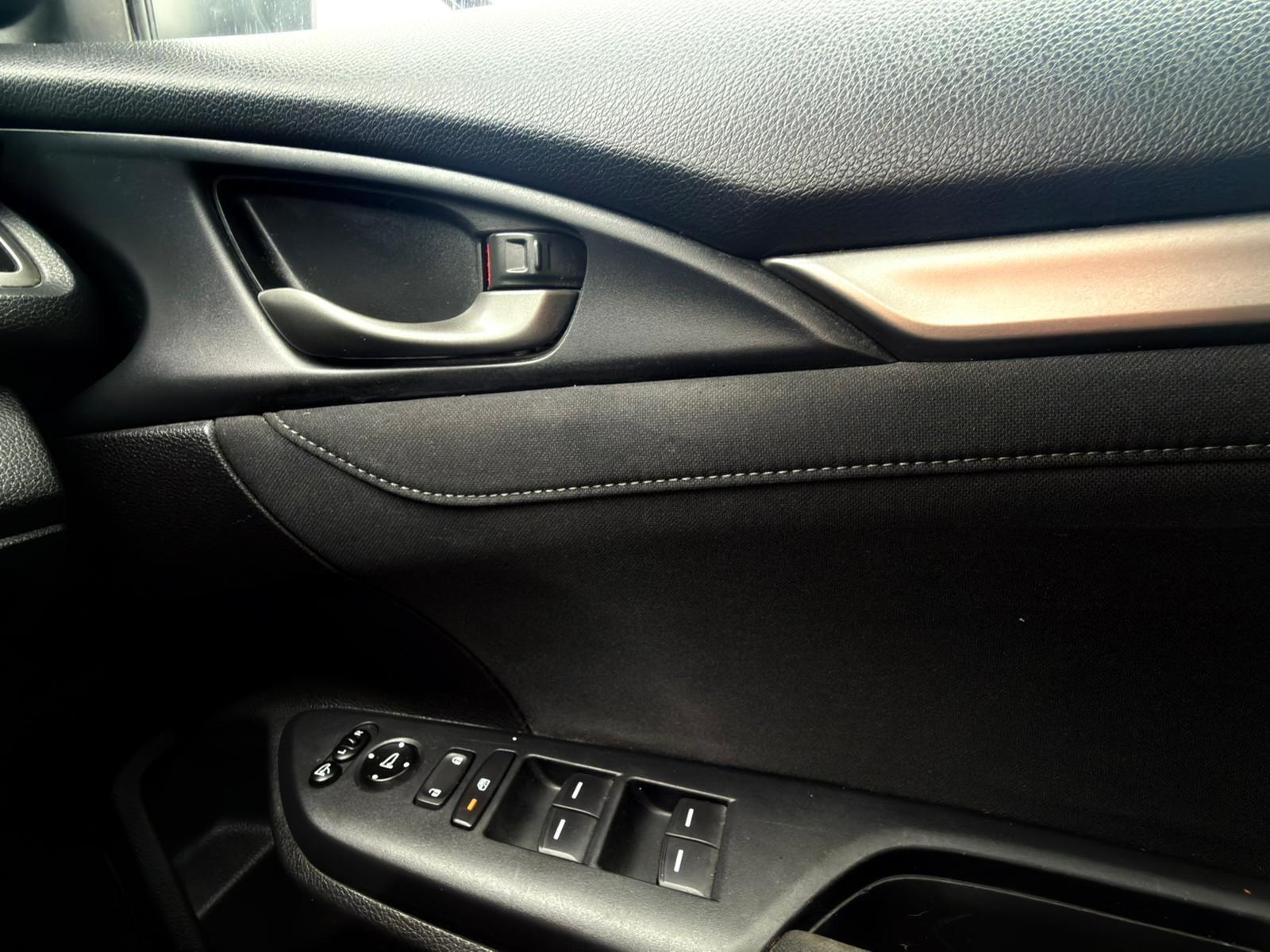 Honda Civic - Image 28