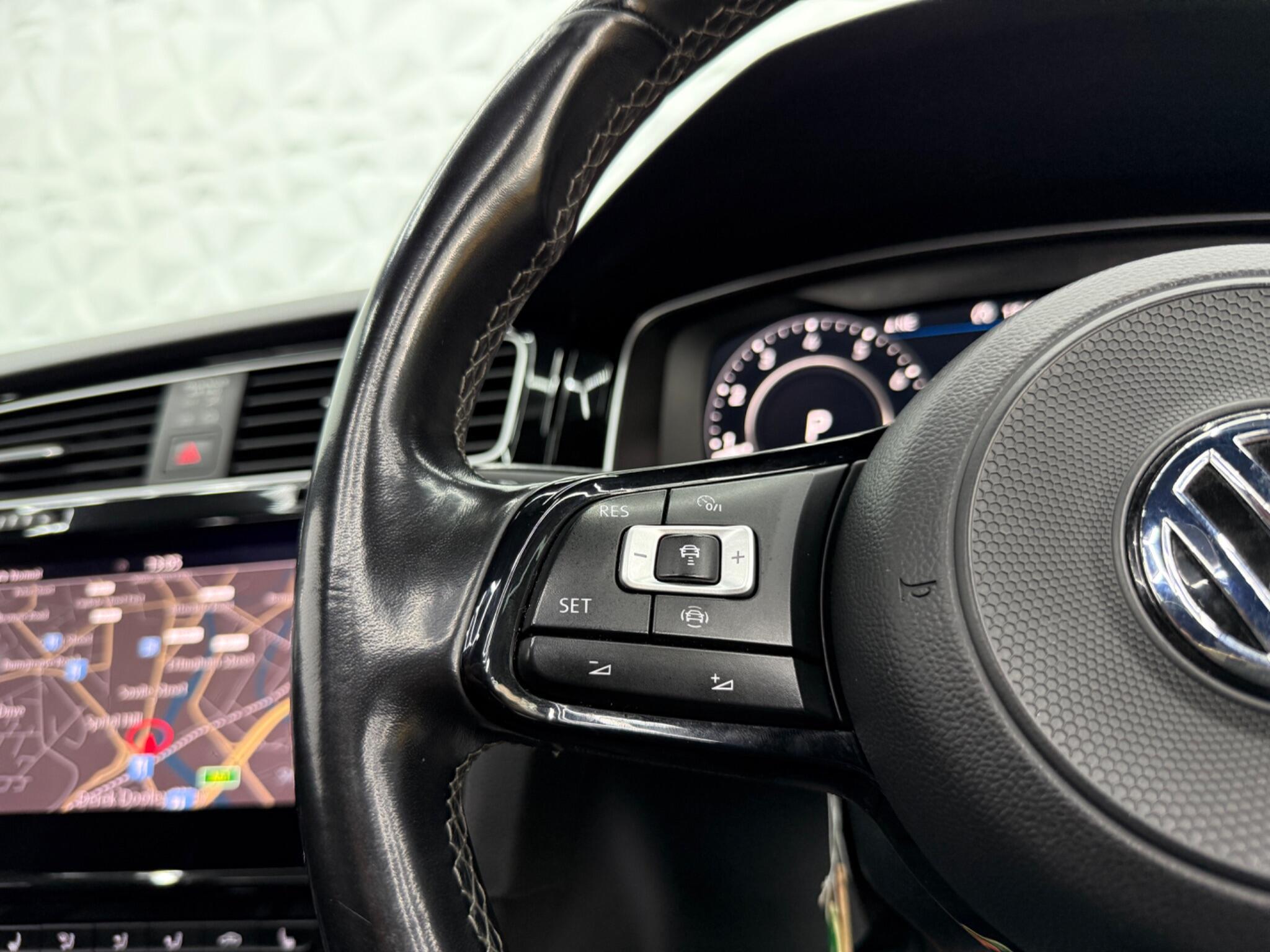 Volkswagen Golf - Image 29