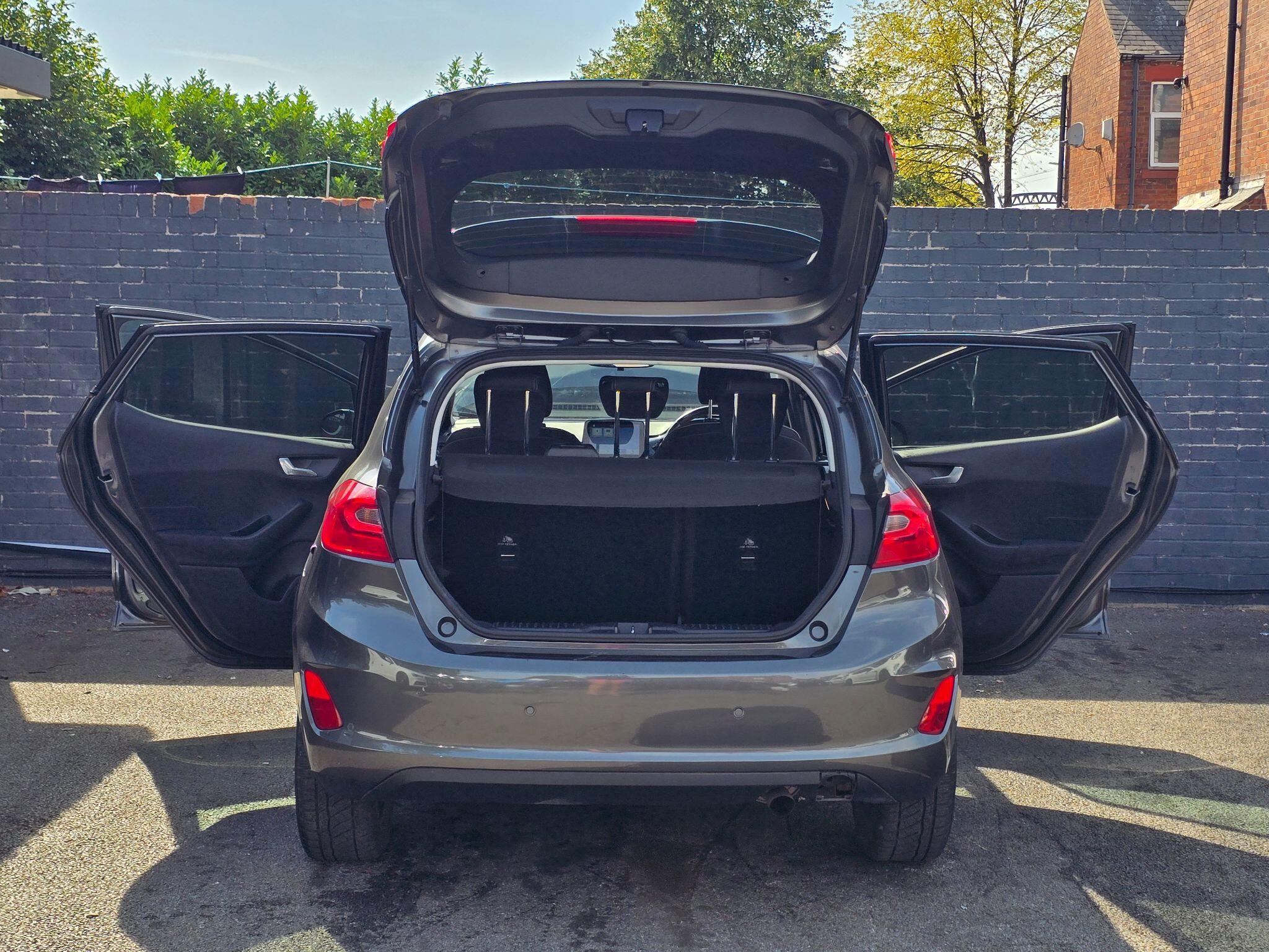 Ford Fiesta - Image 20