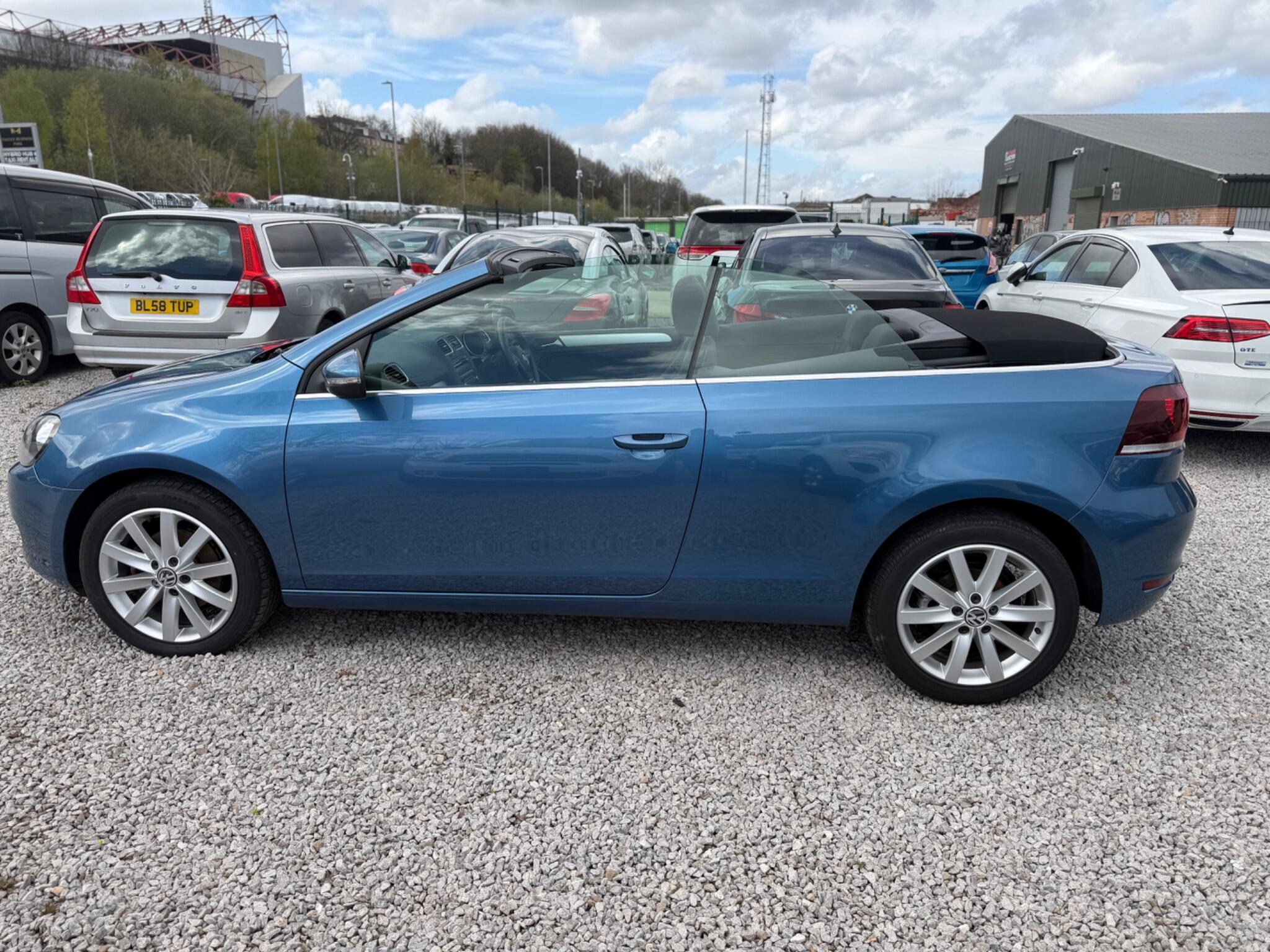 Volkswagen Golf - Image 13