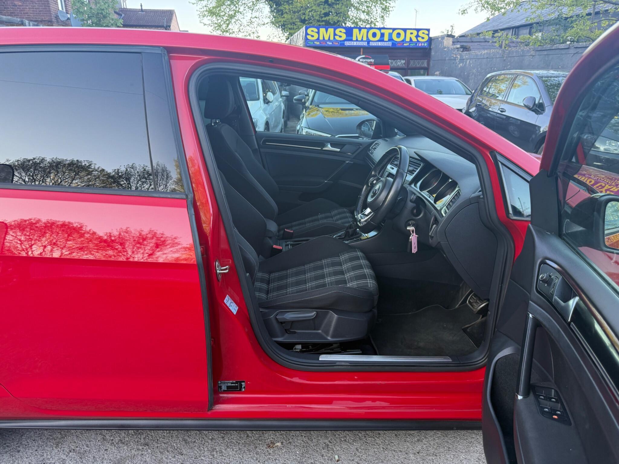Volkswagen Golf - Image 19