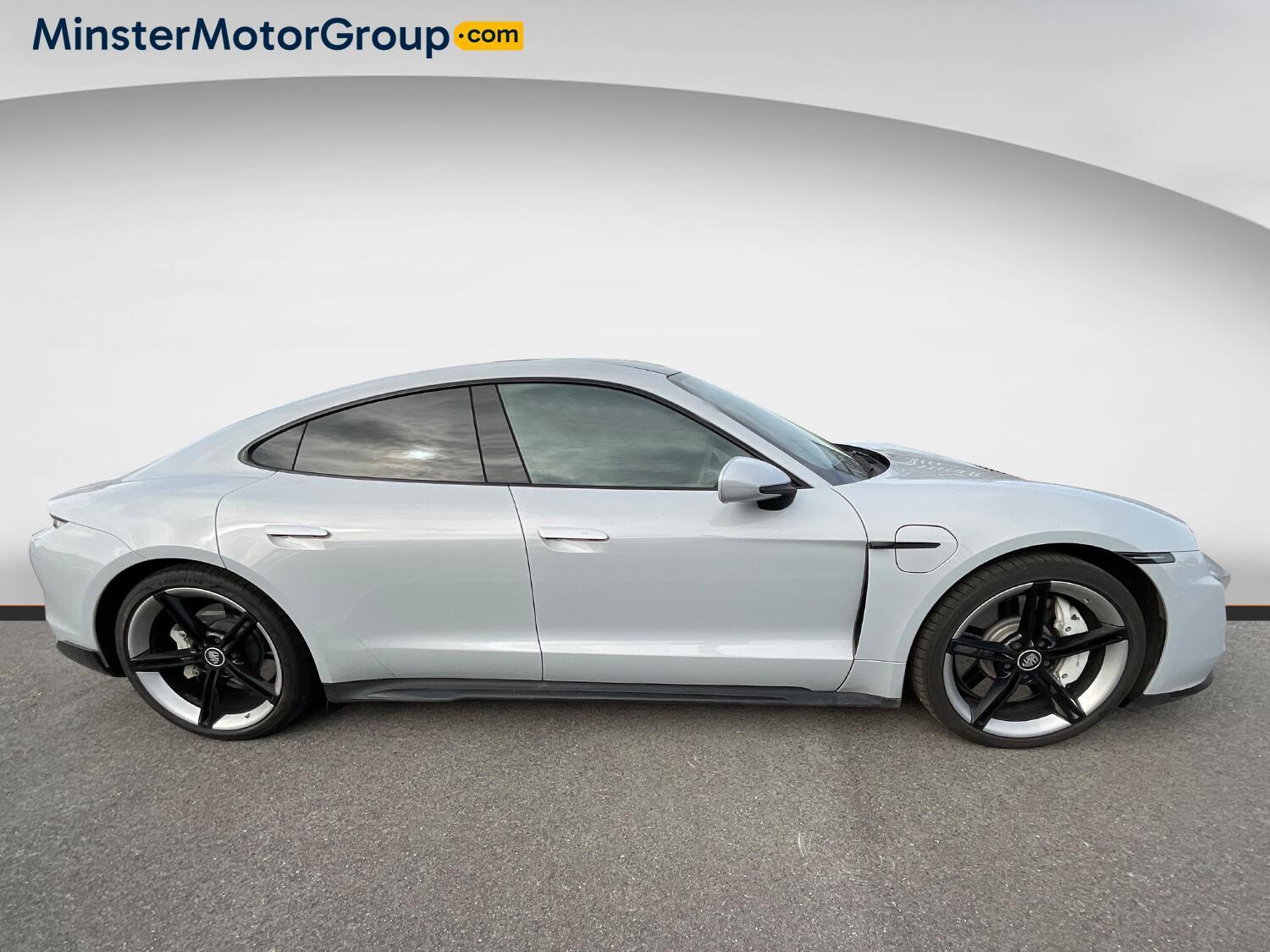 Porsche Taycan - Image 2