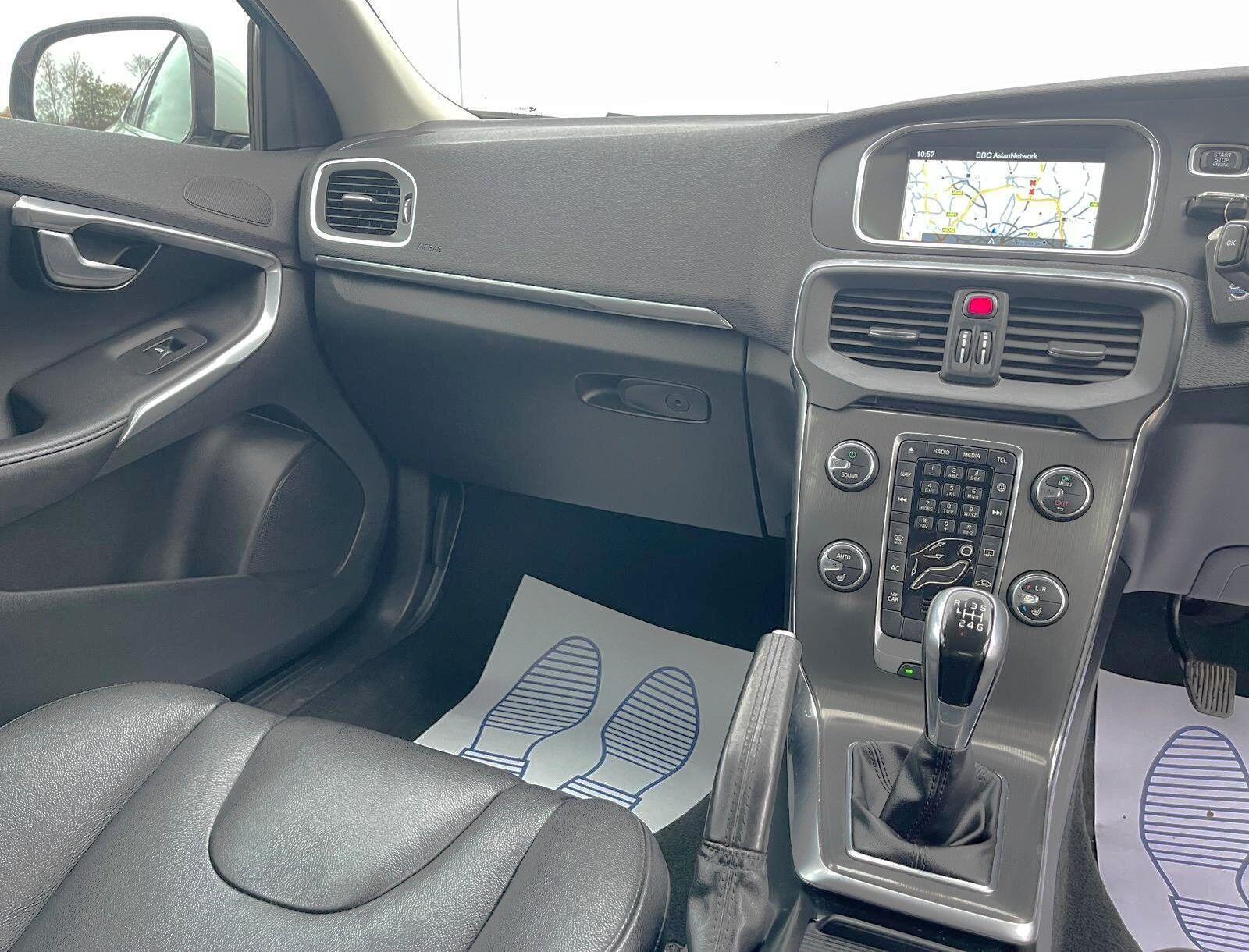 Volvo V40 - Image 15