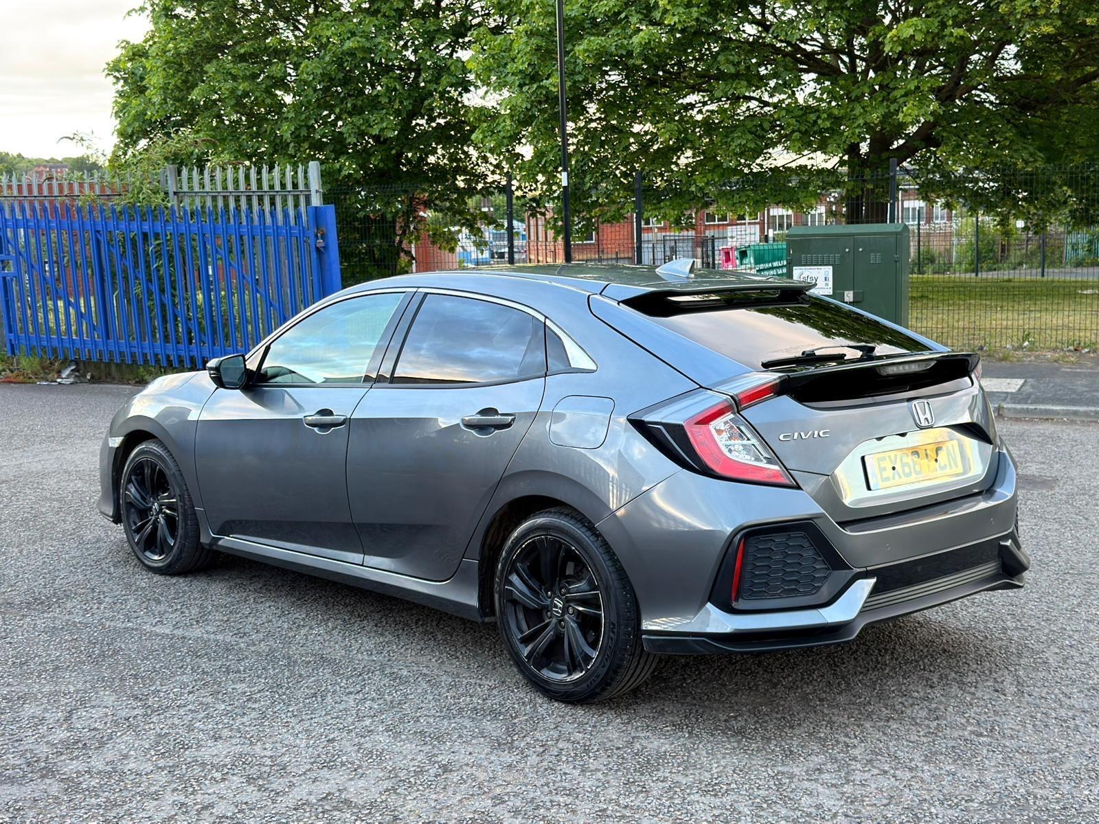Honda Civic - Image 11
