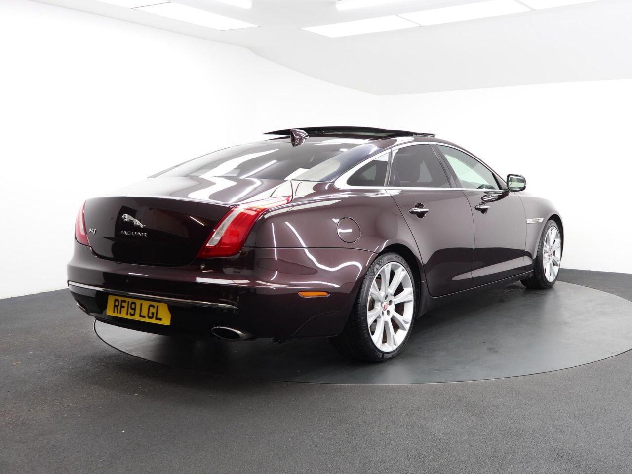Jaguar XJ - Image 7