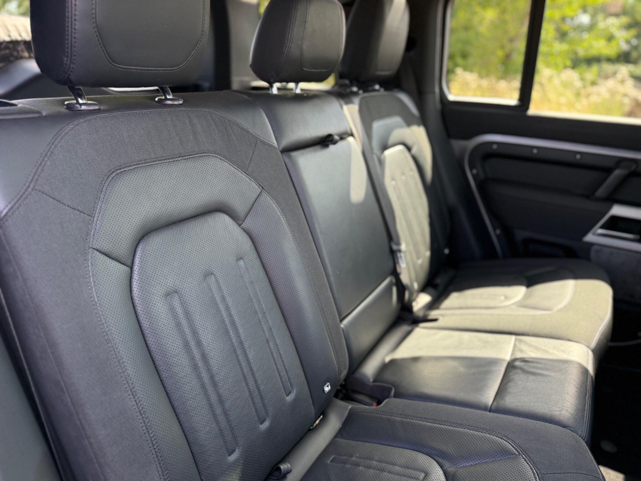 Land Rover Defender 110 - Image 19