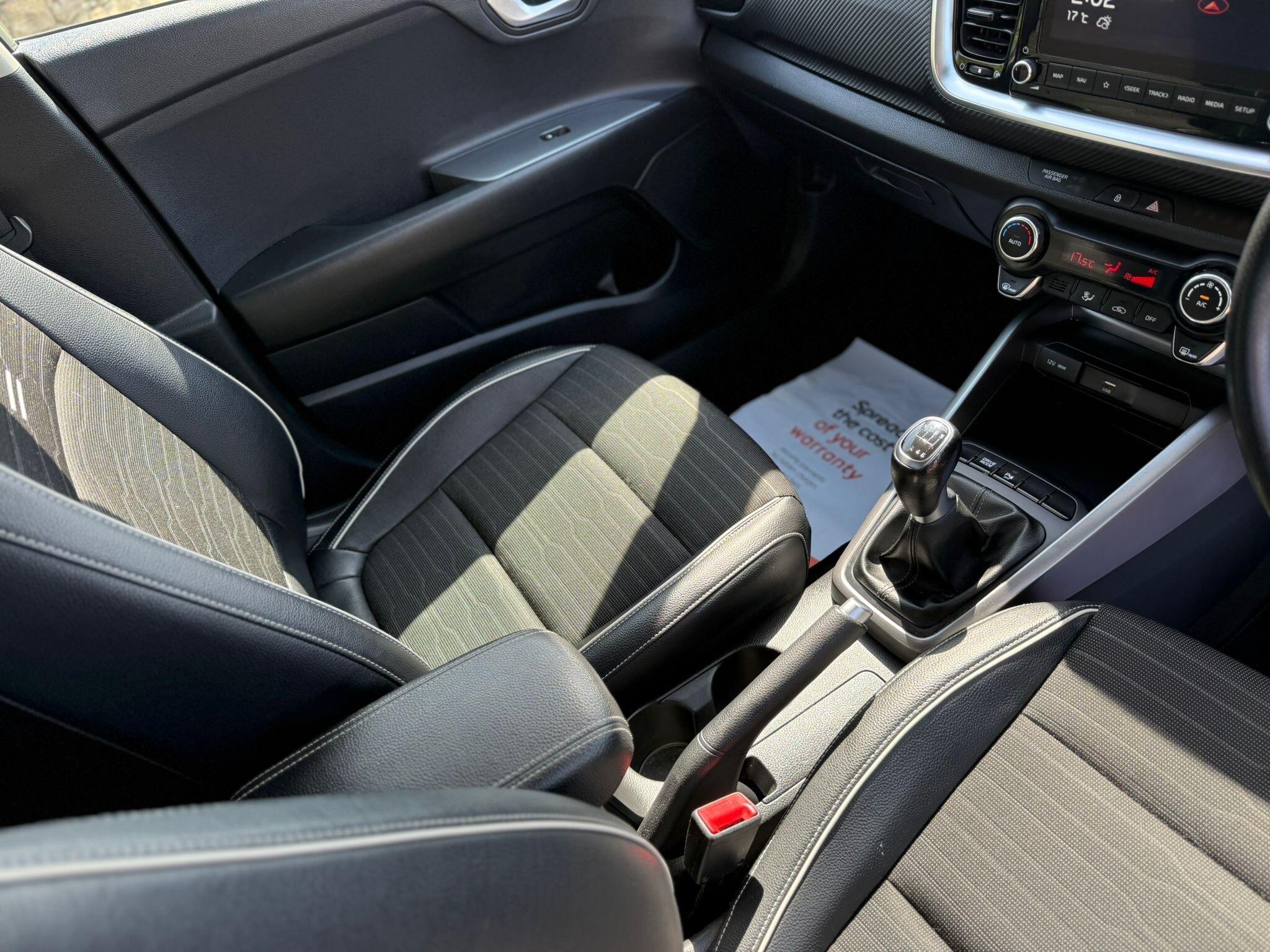Kia Stonic - Image 45