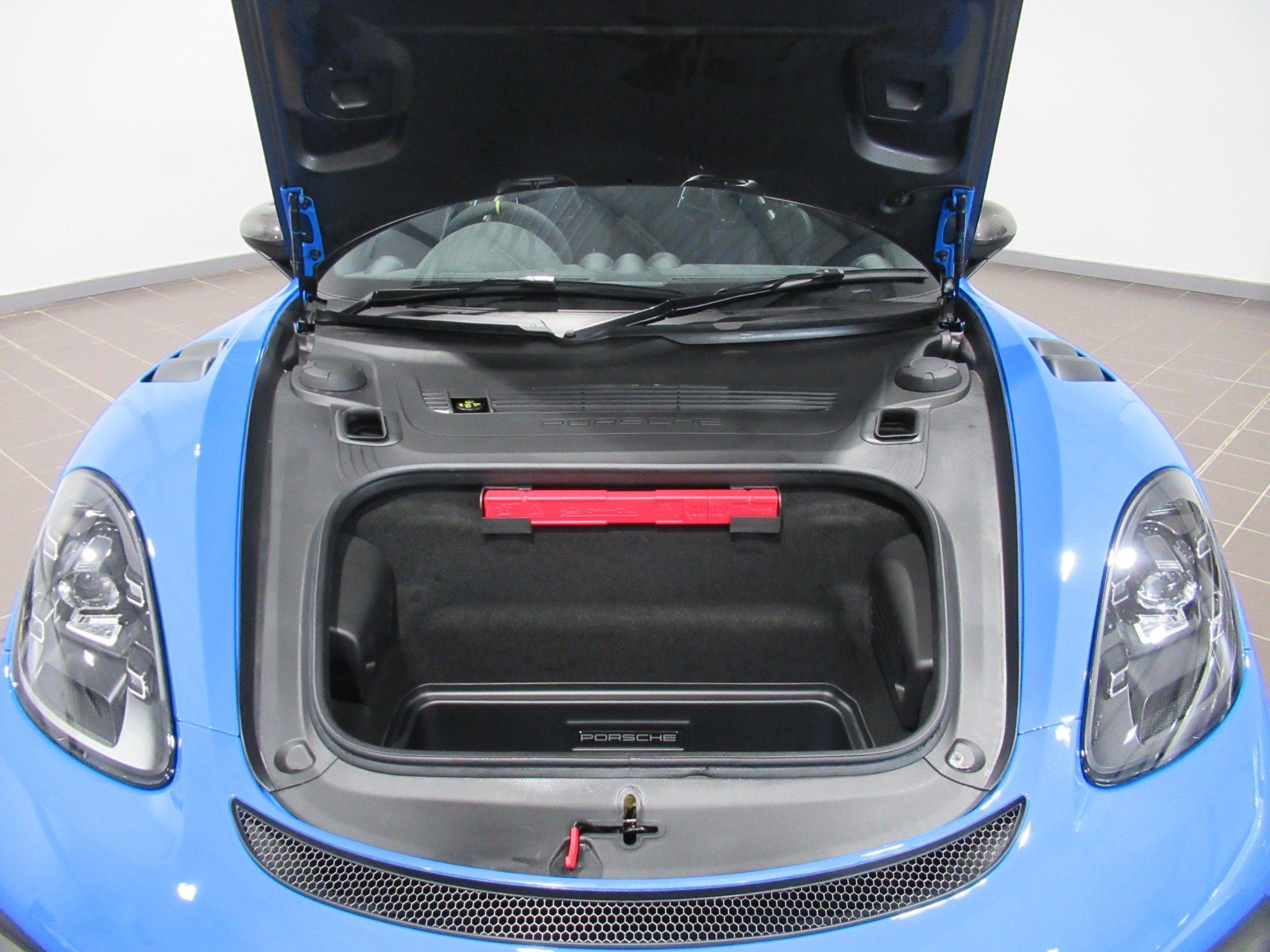 Porsche 718 Cayman - Image 44