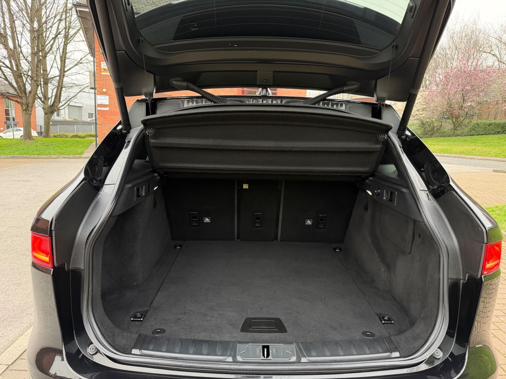 Jaguar F-Pace - Image 37
