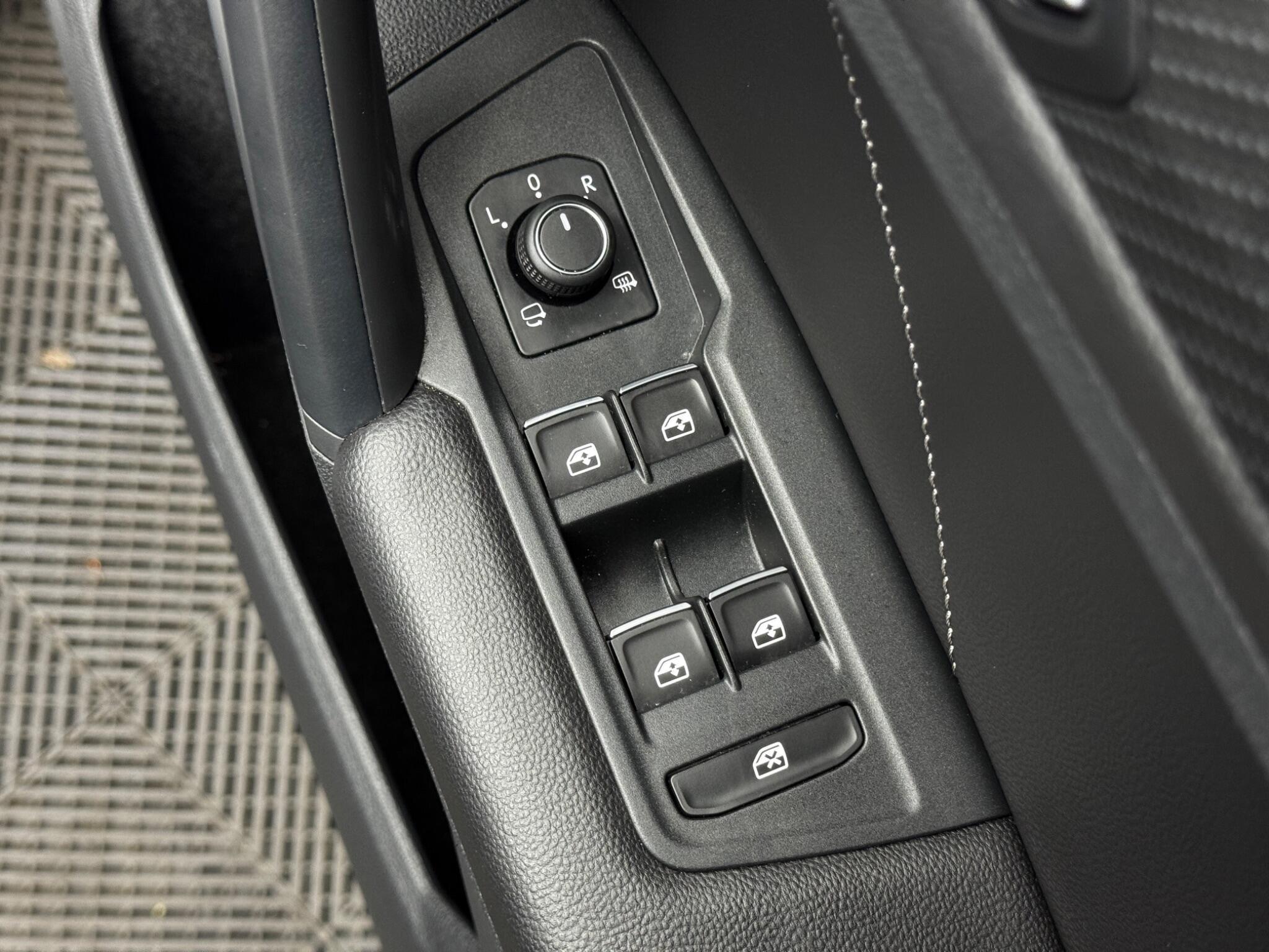 Volkswagen Tiguan - Image 43