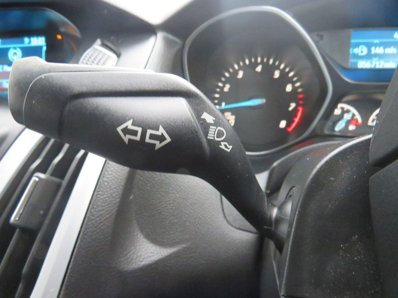 Ford Focus - Image 16