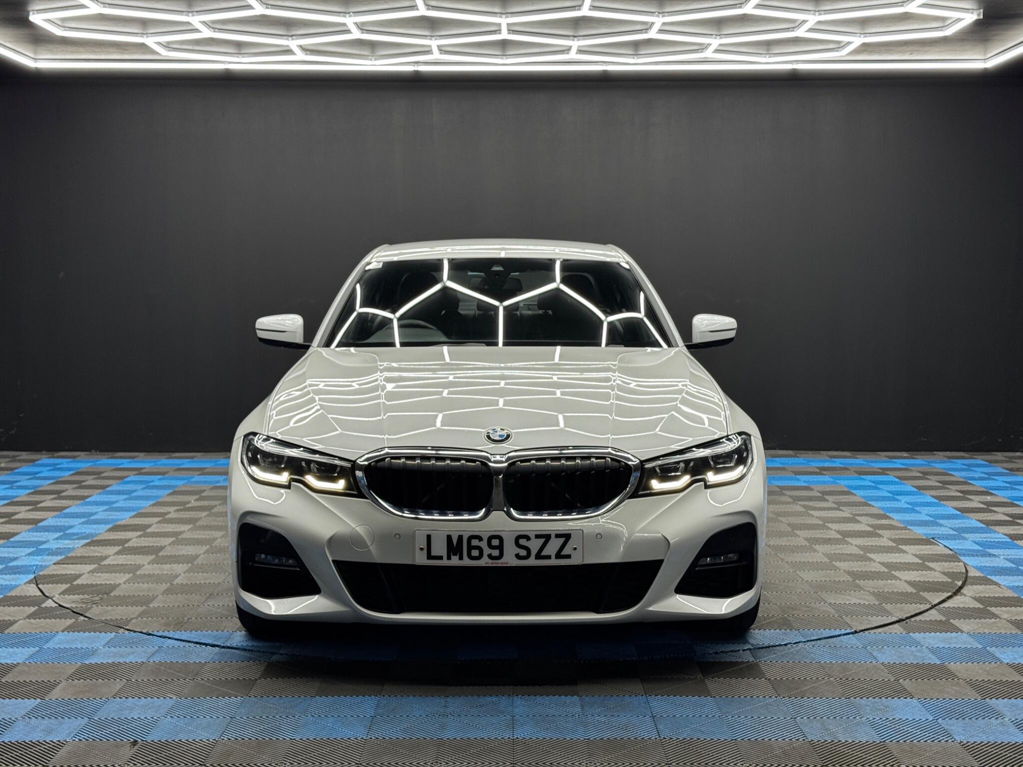 BMW 3 Series - Image 2