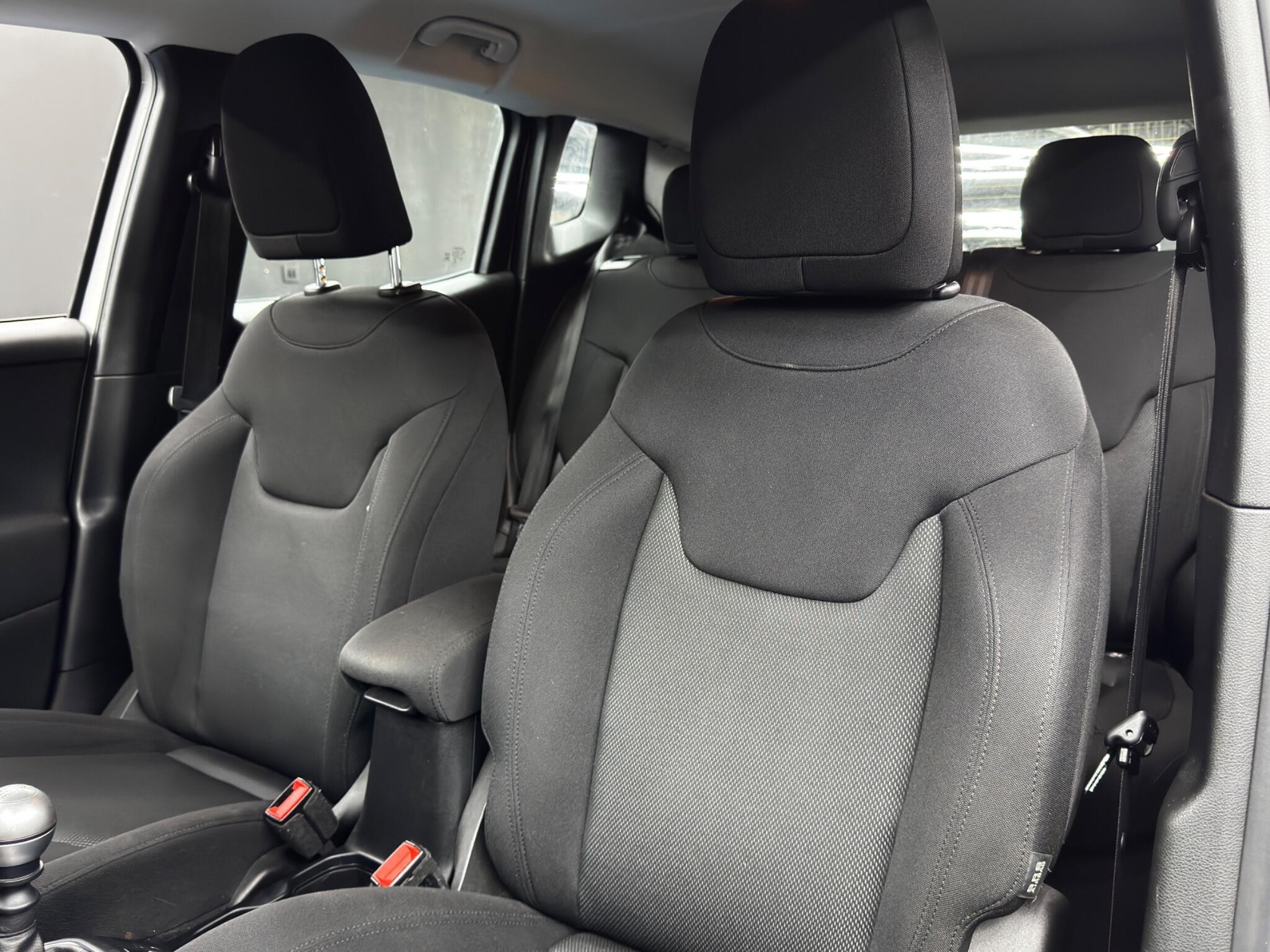 Jeep Renegade - Image 14