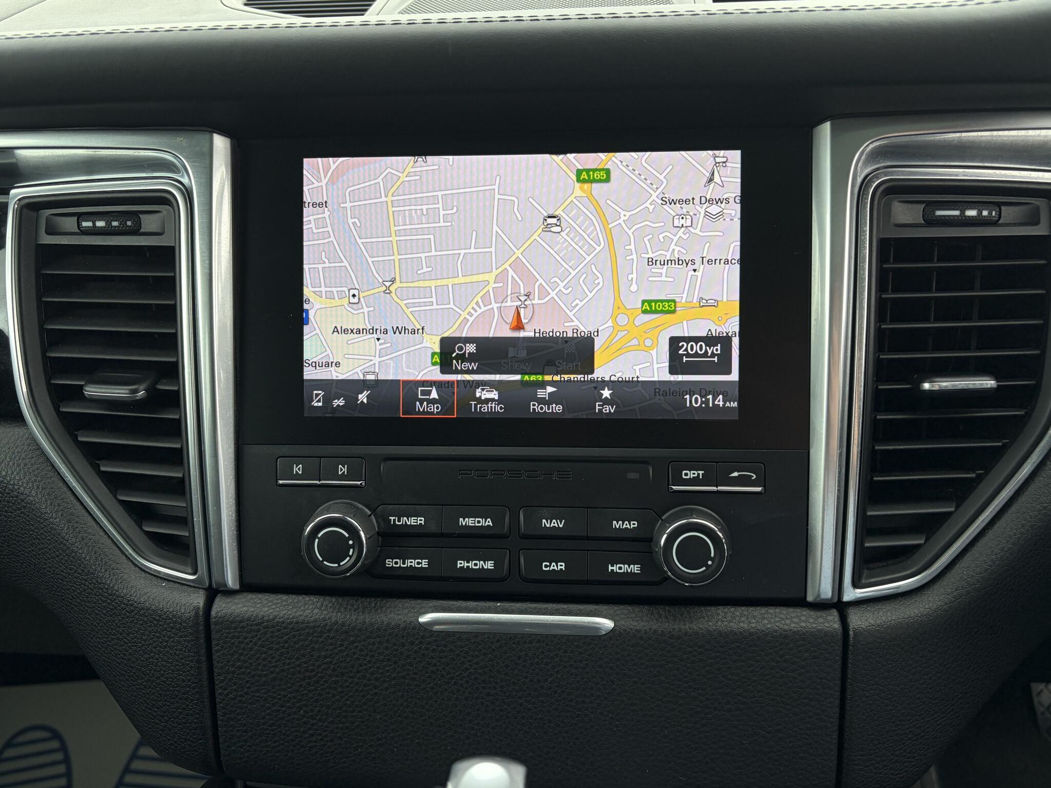 Porsche Macan - Image 17
