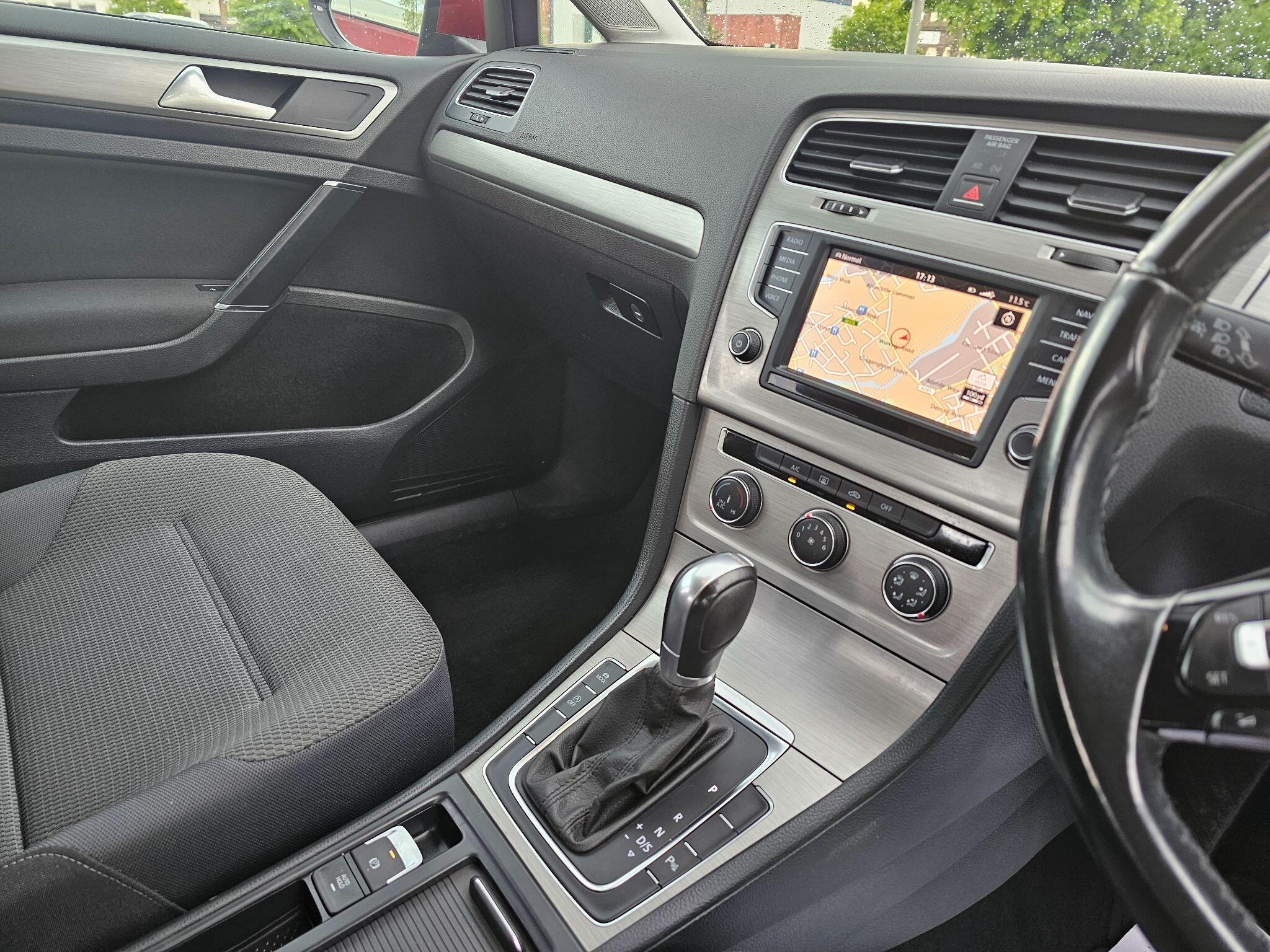 Volkswagen Golf - Image 24