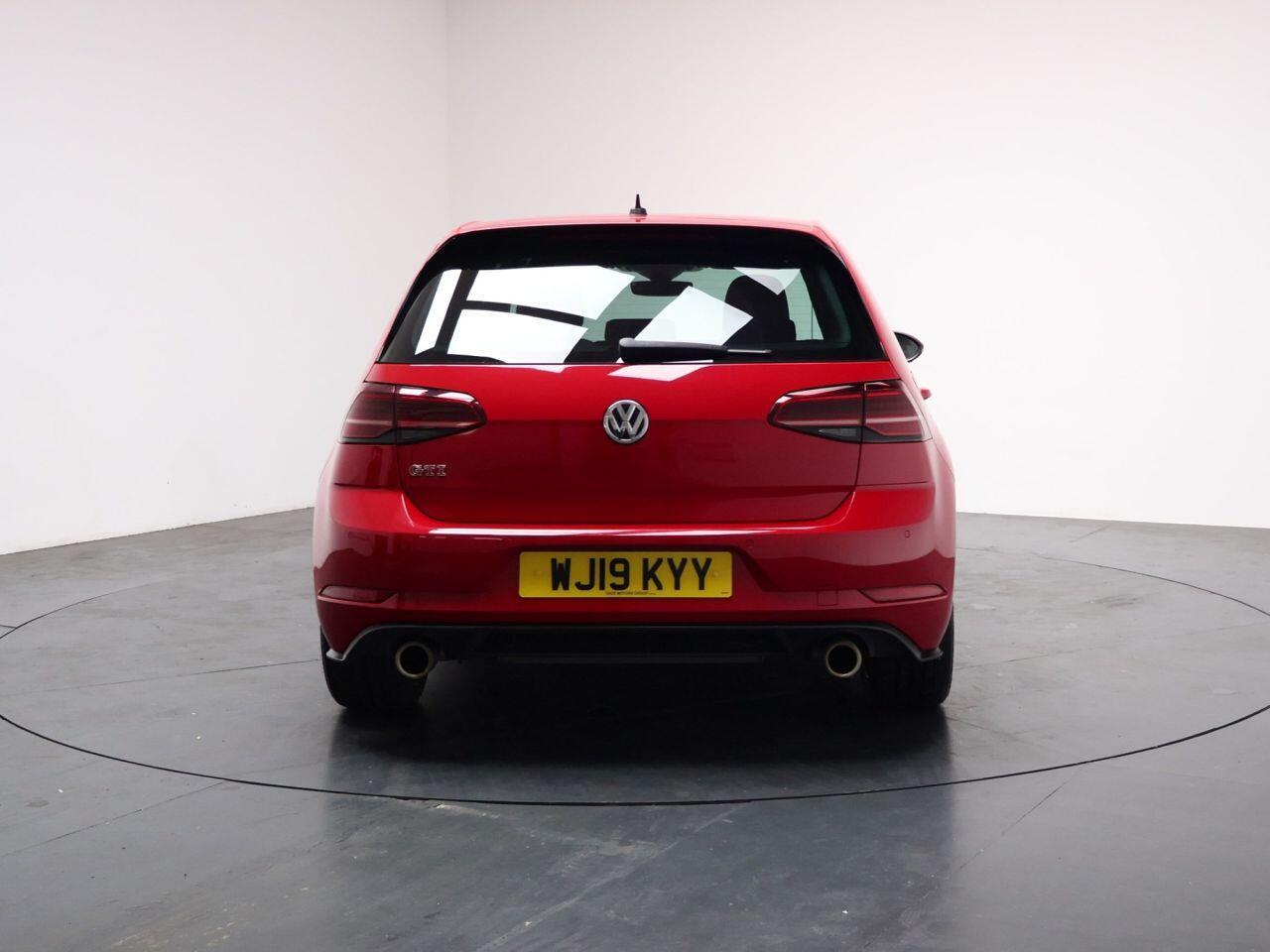 Volkswagen Golf - Image 11