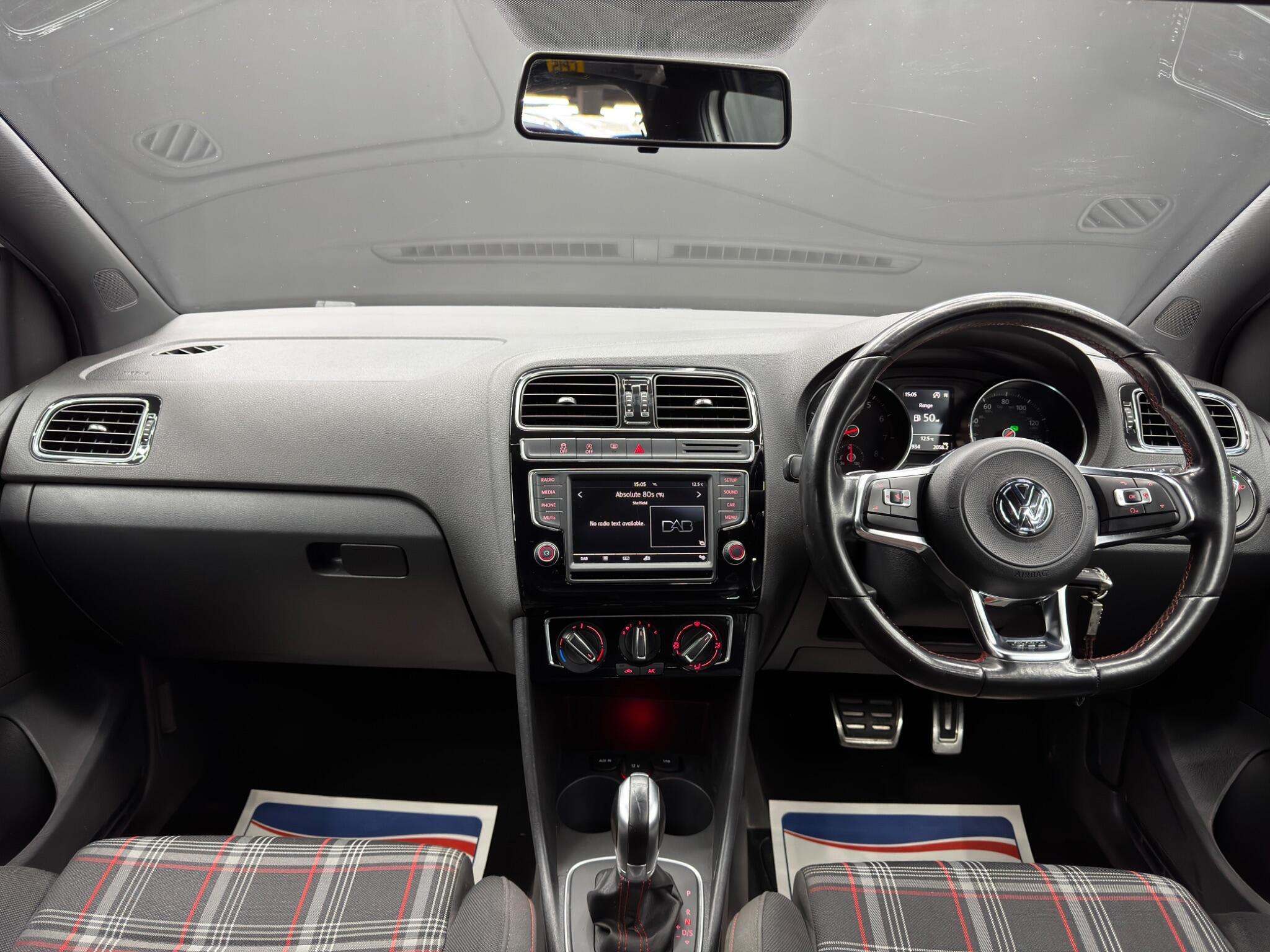 Volkswagen Polo - Image 10