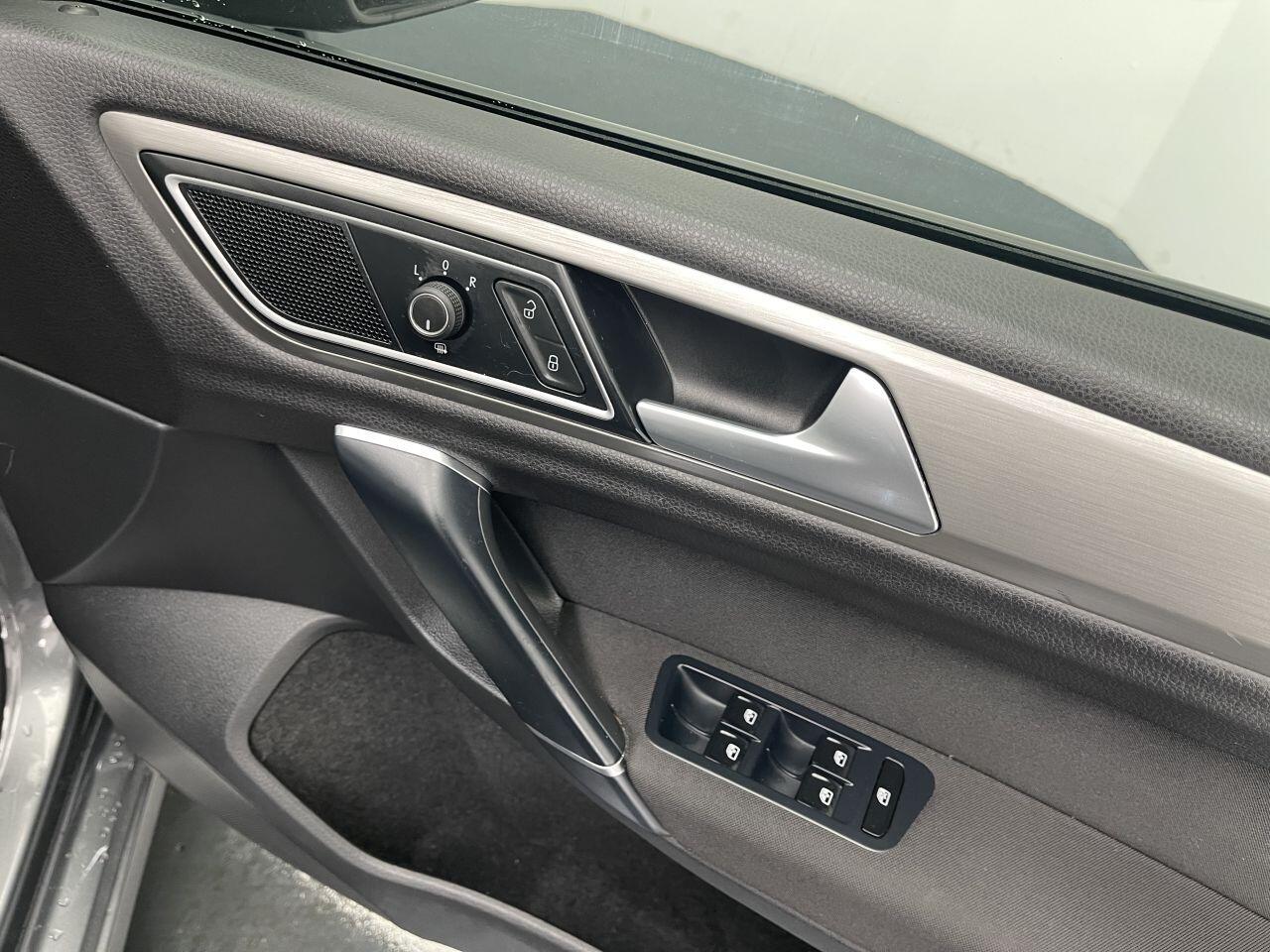 Volkswagen GOLF SV - Image 29