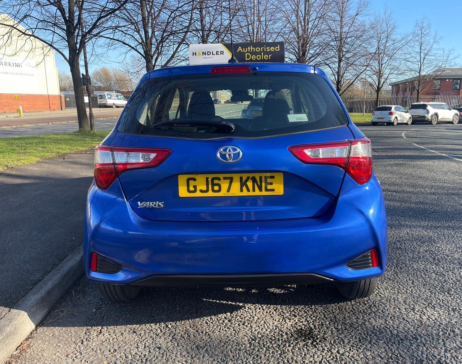 Toyota Yaris - Image 13