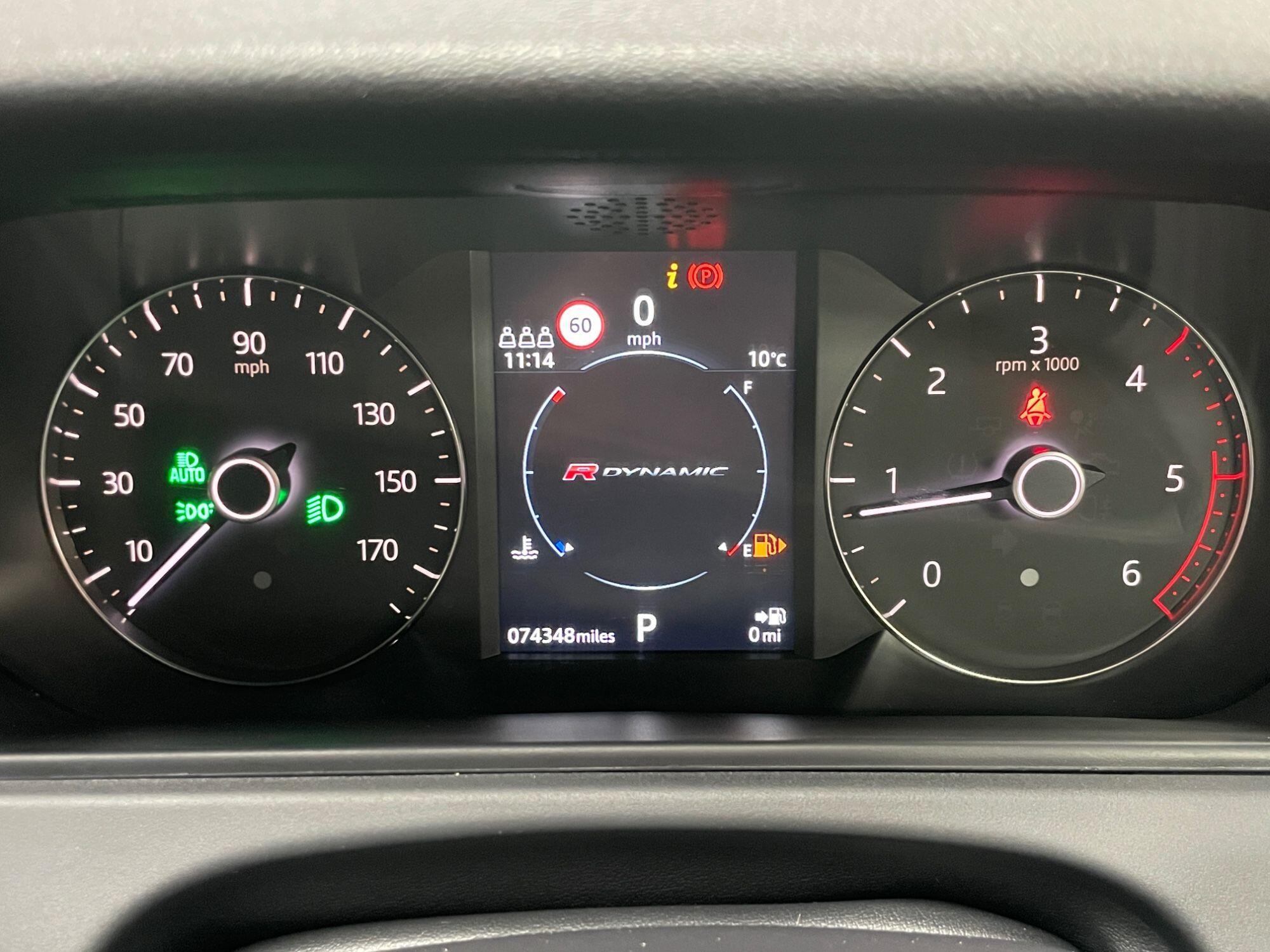 Land Rover Range Rover Velar - Image 42