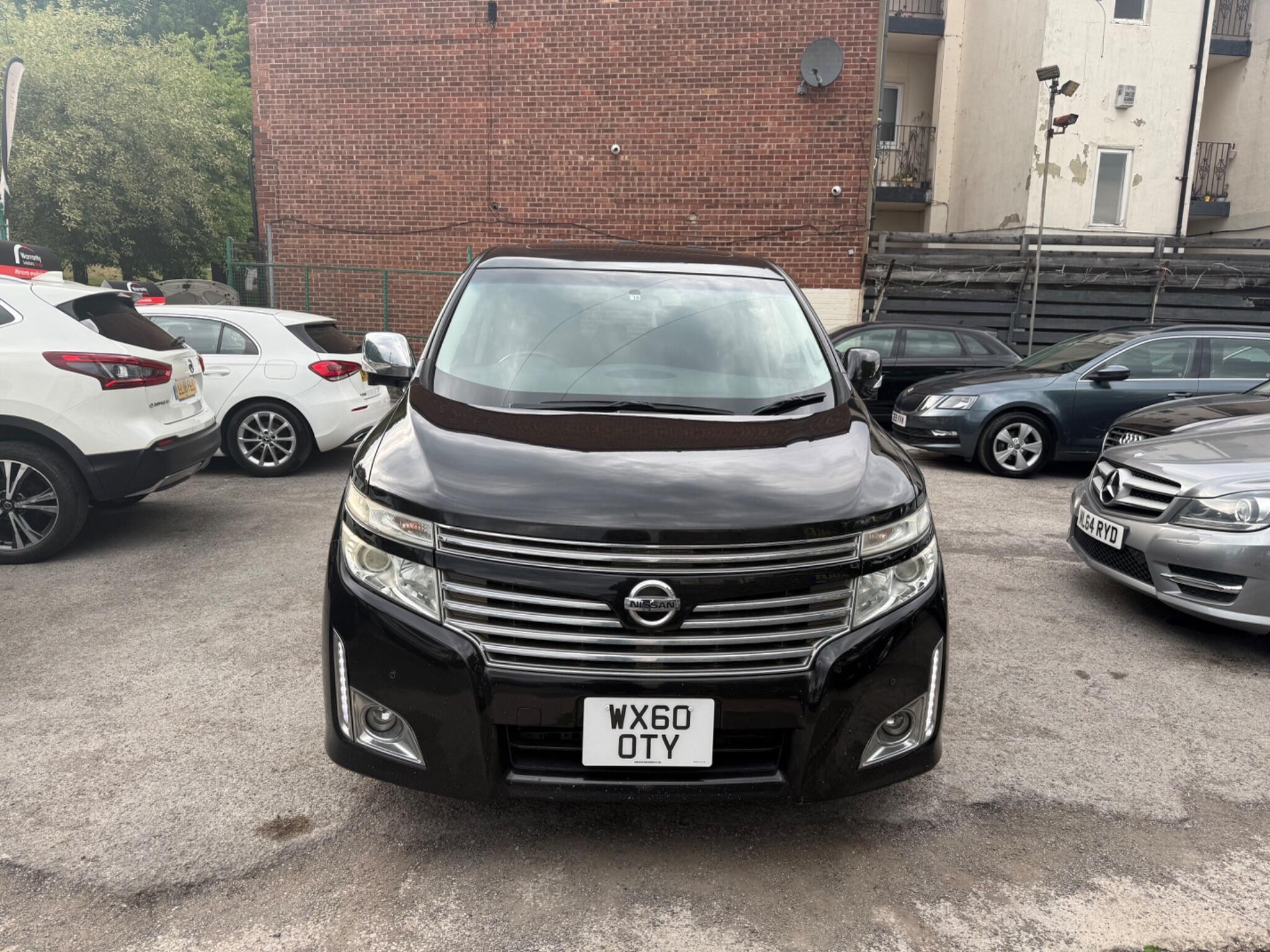 Nissan Elgrand - Image 2