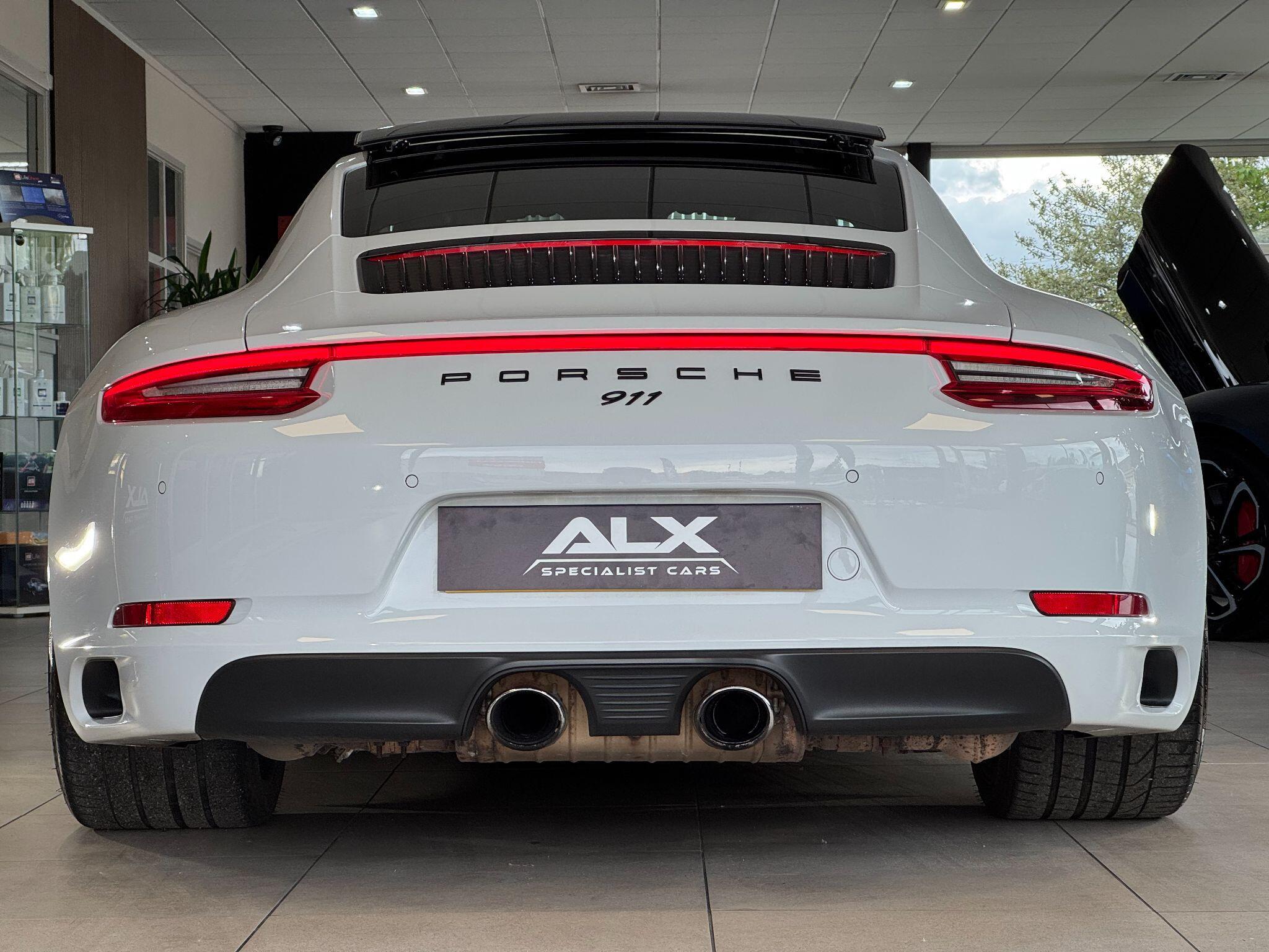 Porsche 911 - Image 14