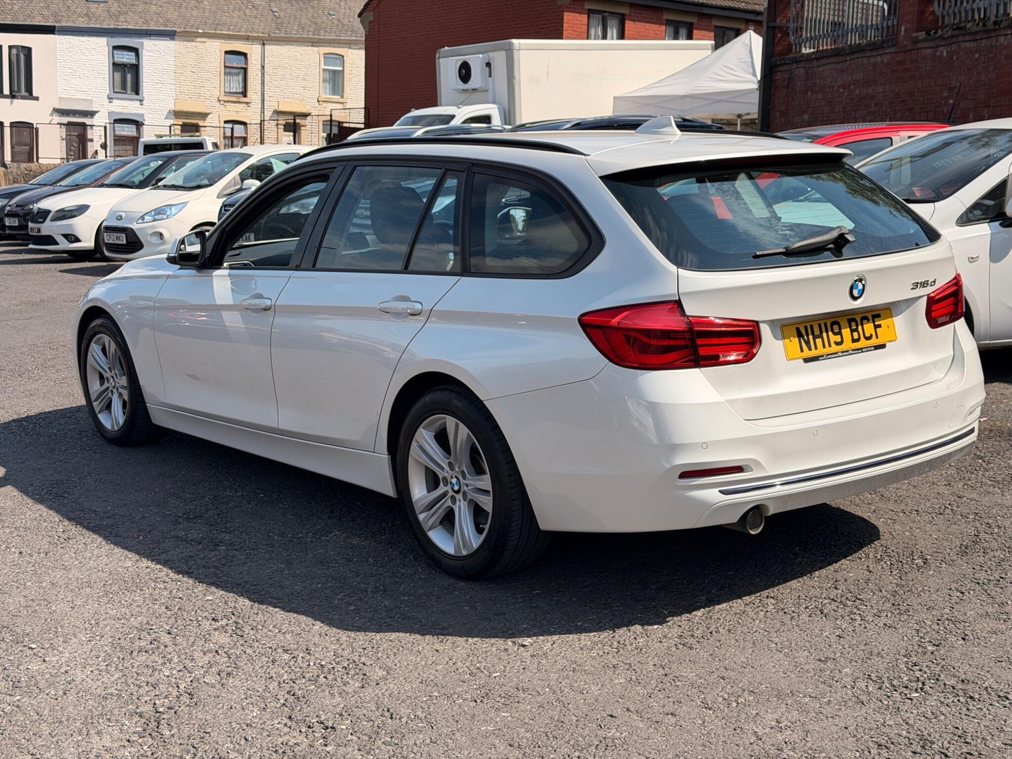 BMW 3 Series - Image 5
