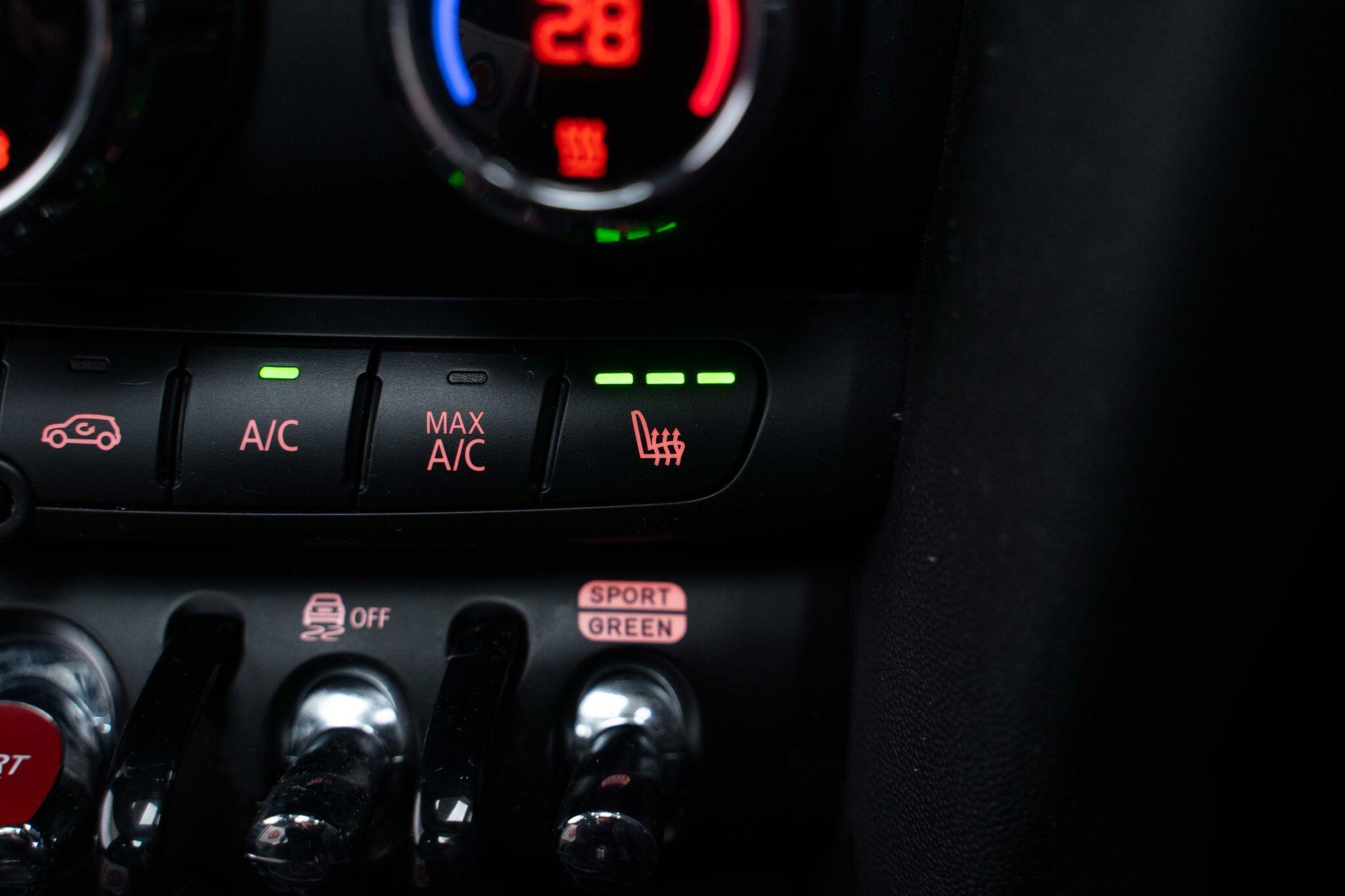 MINI Hatch - Image 24