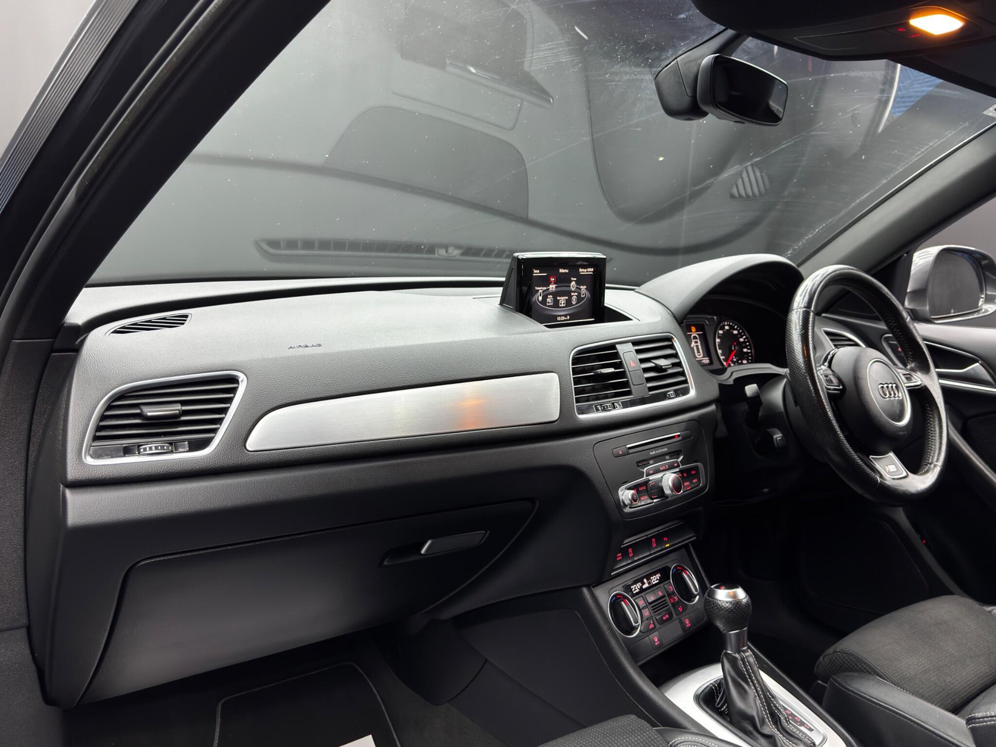 Audi Q3 - Image 11
