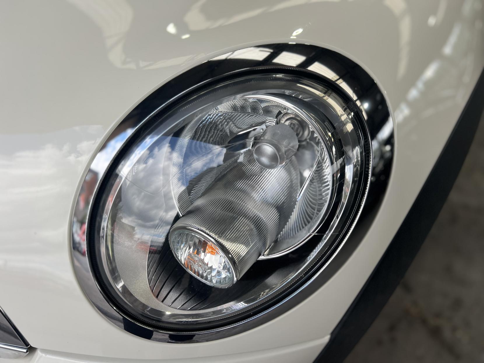 MINI Convertible - Image 16