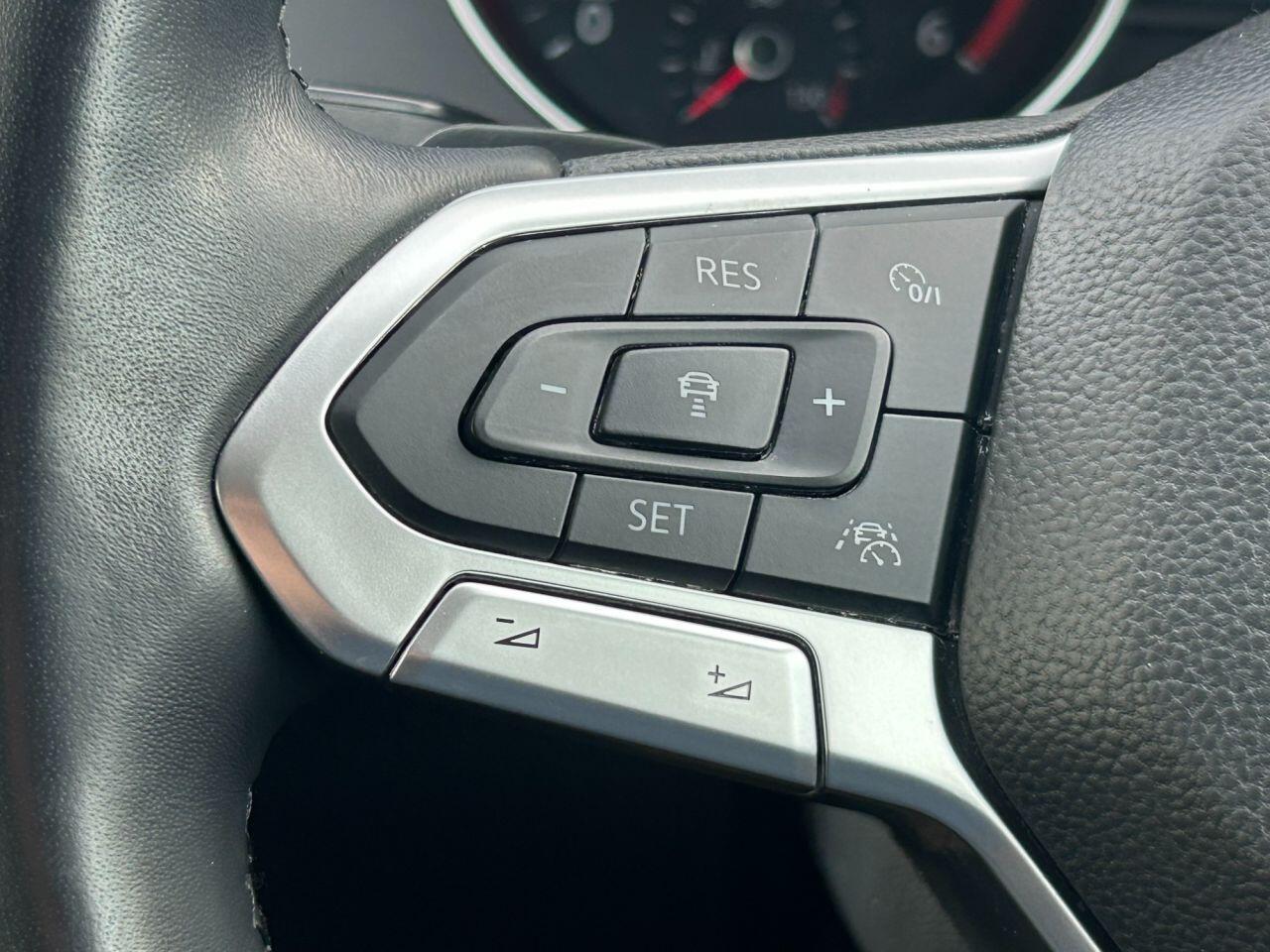 Volkswagen Passat - Image 23