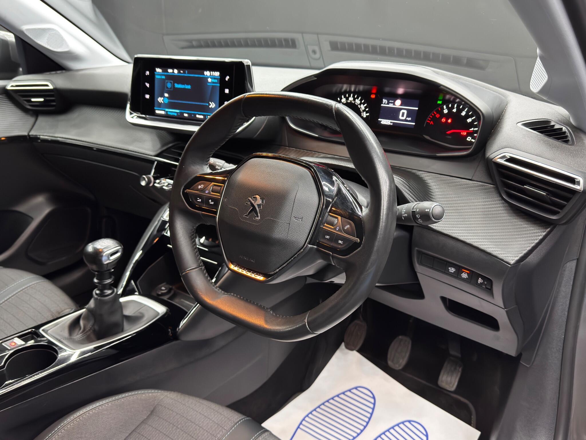 Peugeot 208 - Image 9