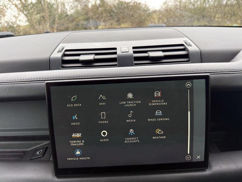 Land Rover DEFENDER 110 - Image 16